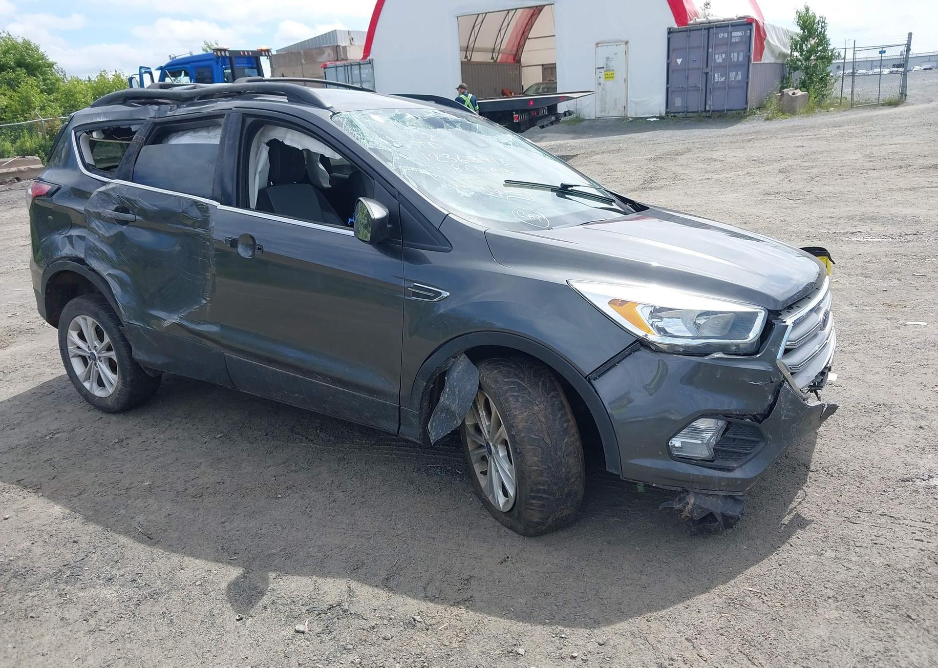 2018 FORD ESCAPE SE