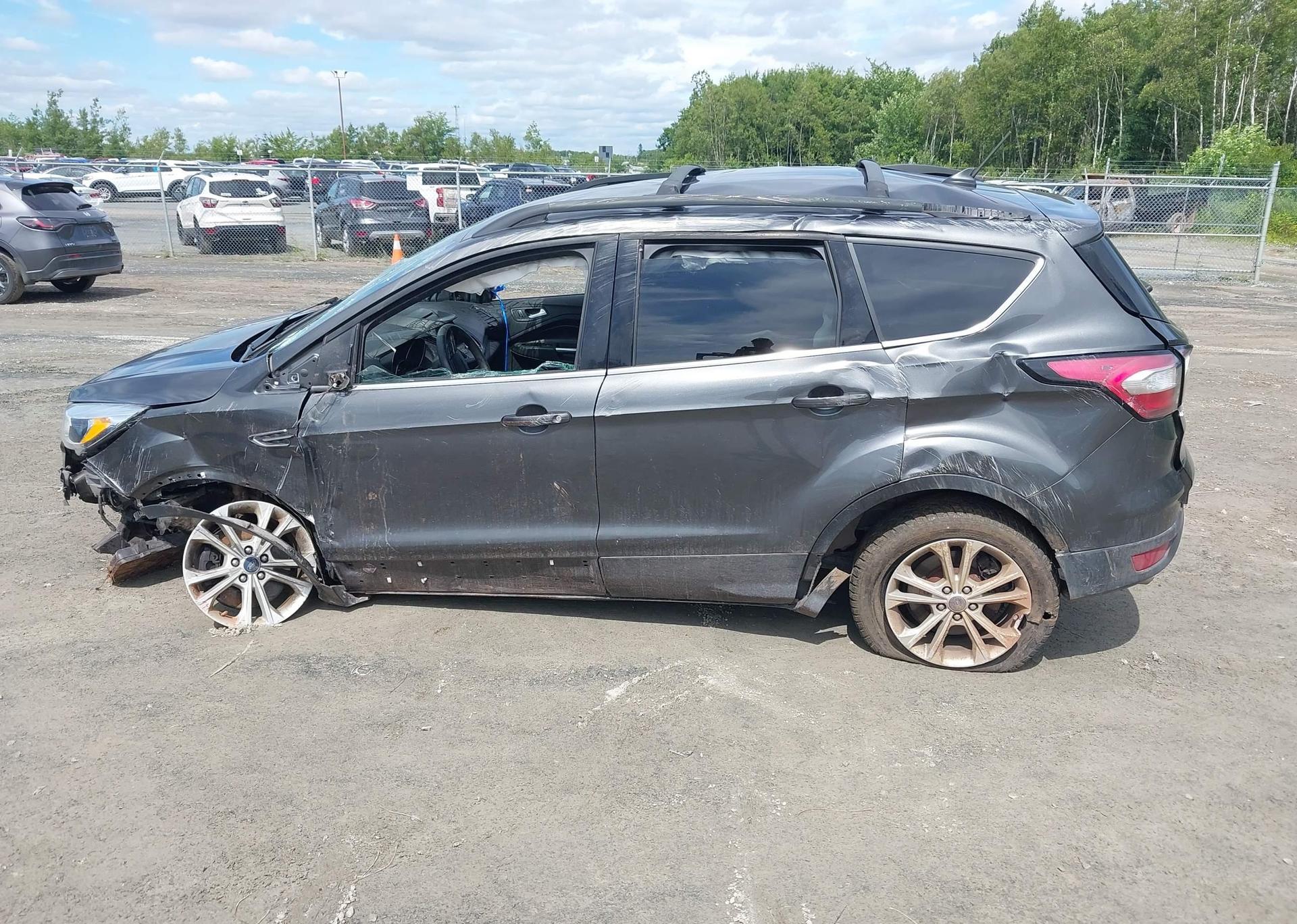 2018 FORD ESCAPE SE