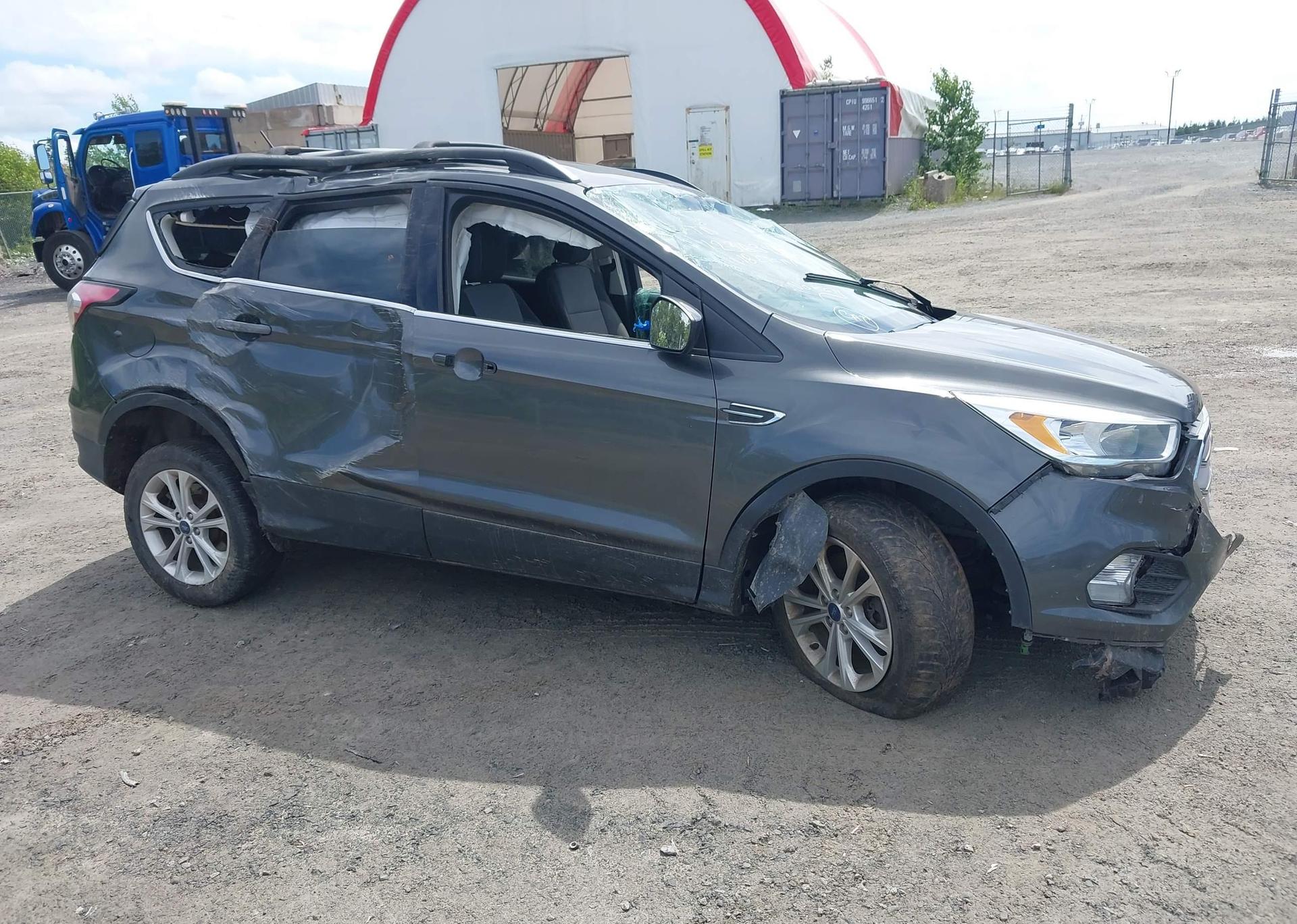 2018 FORD ESCAPE SE