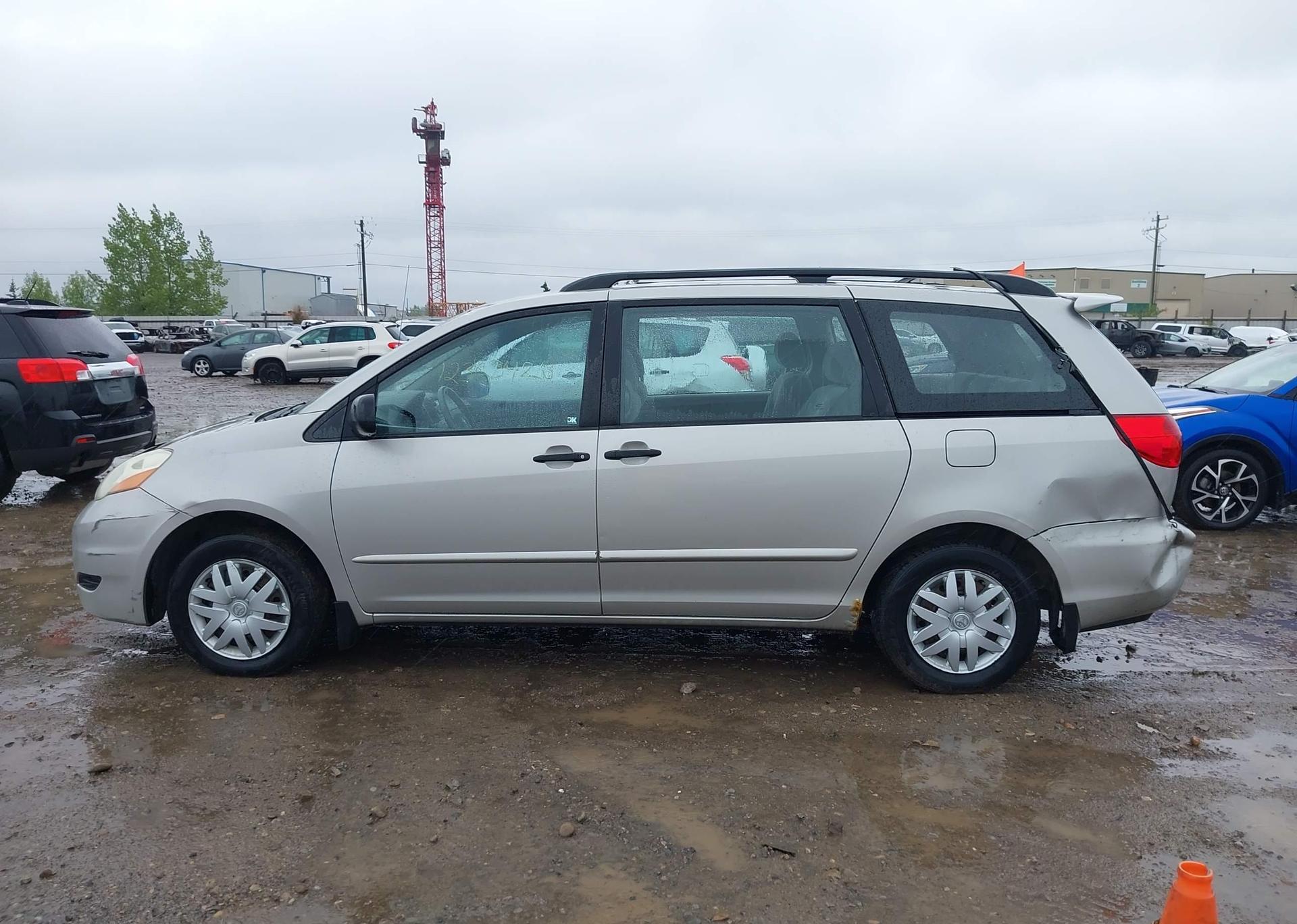 2006 TOYOTA SIENNA CE