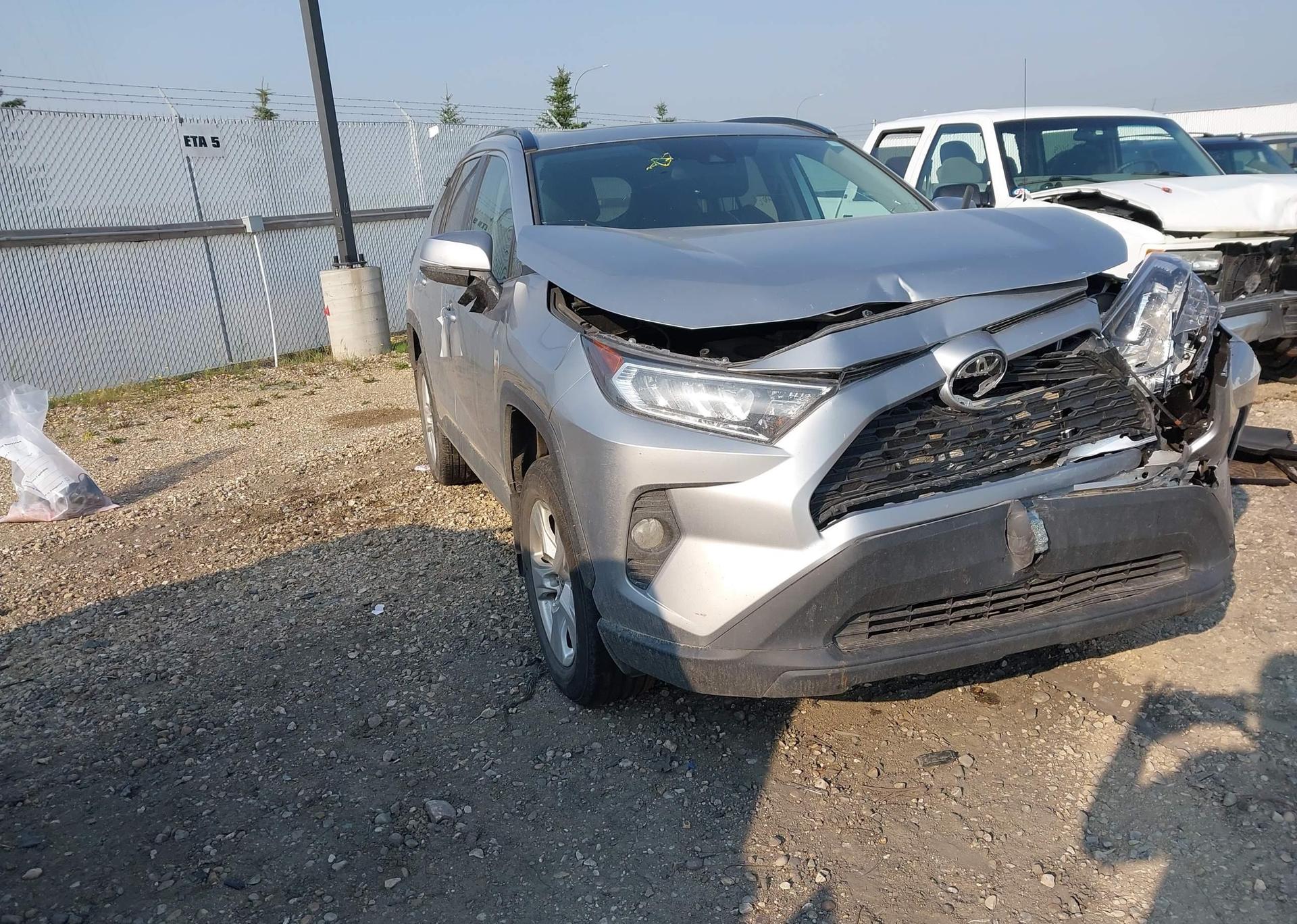 2021 TOYOTA RAV4 XLE