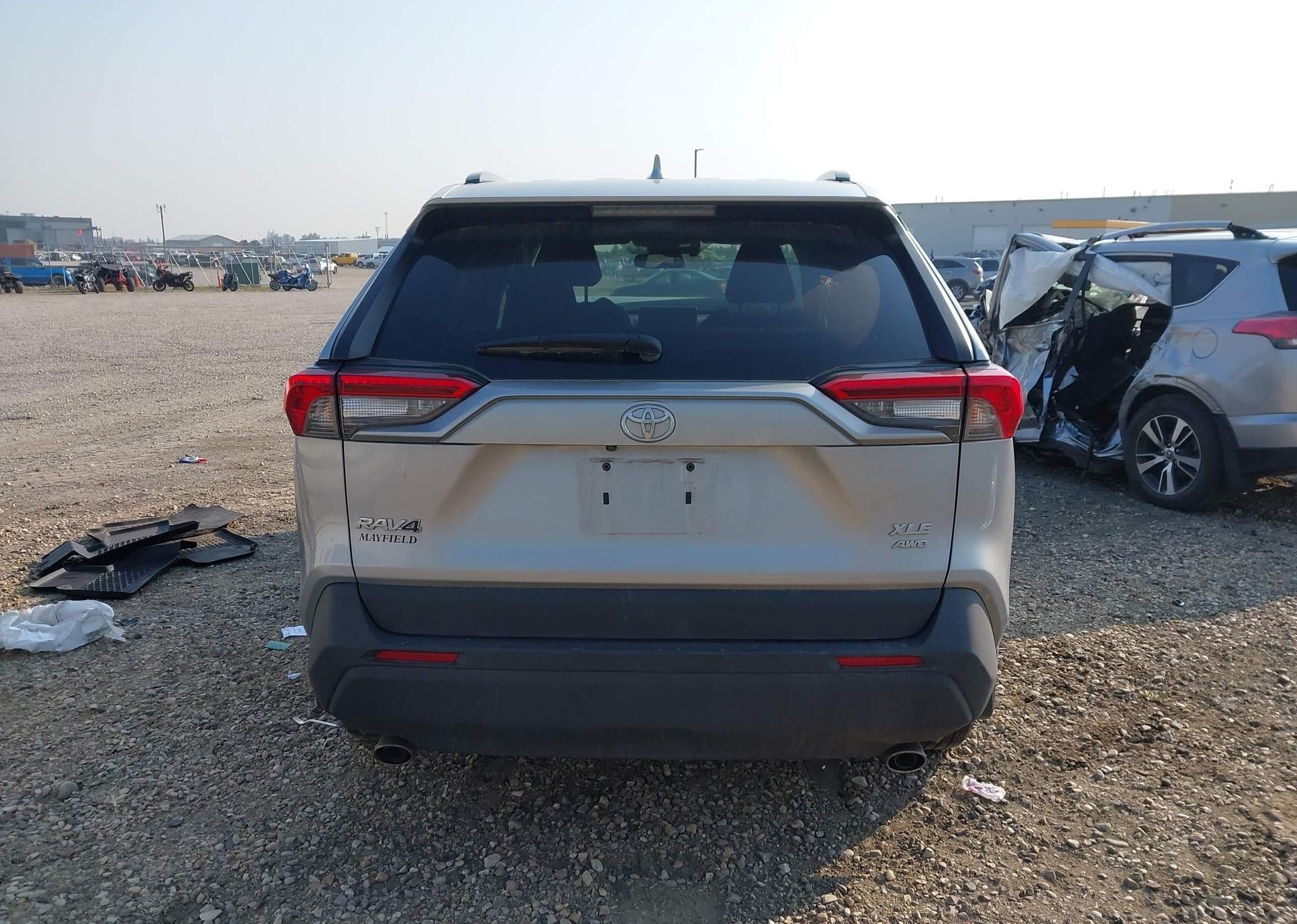 2021 TOYOTA RAV4 XLE