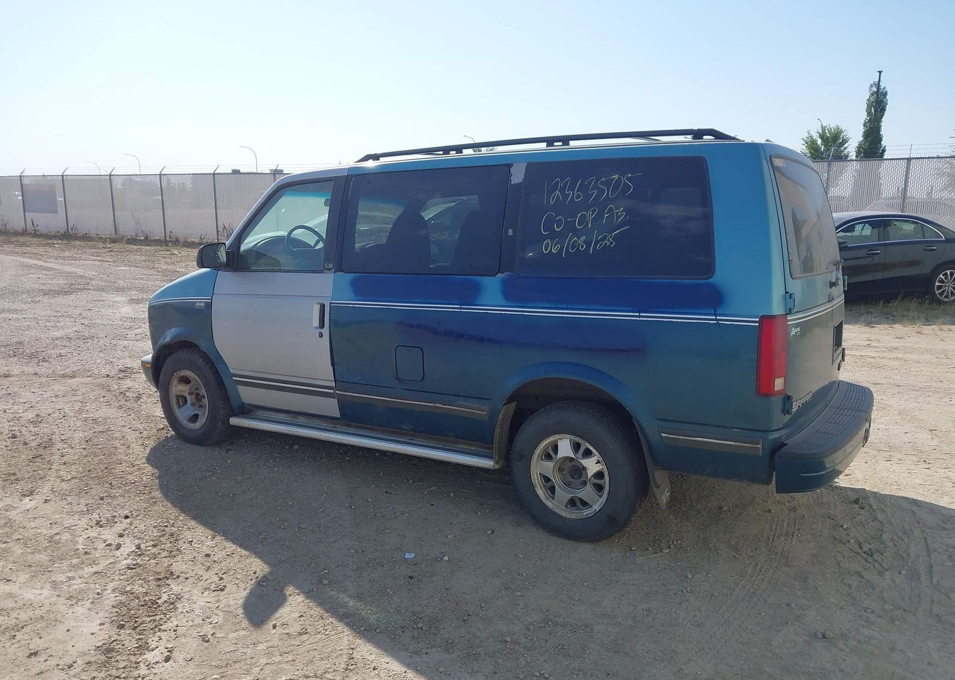 1996 GMC SAFARI XT