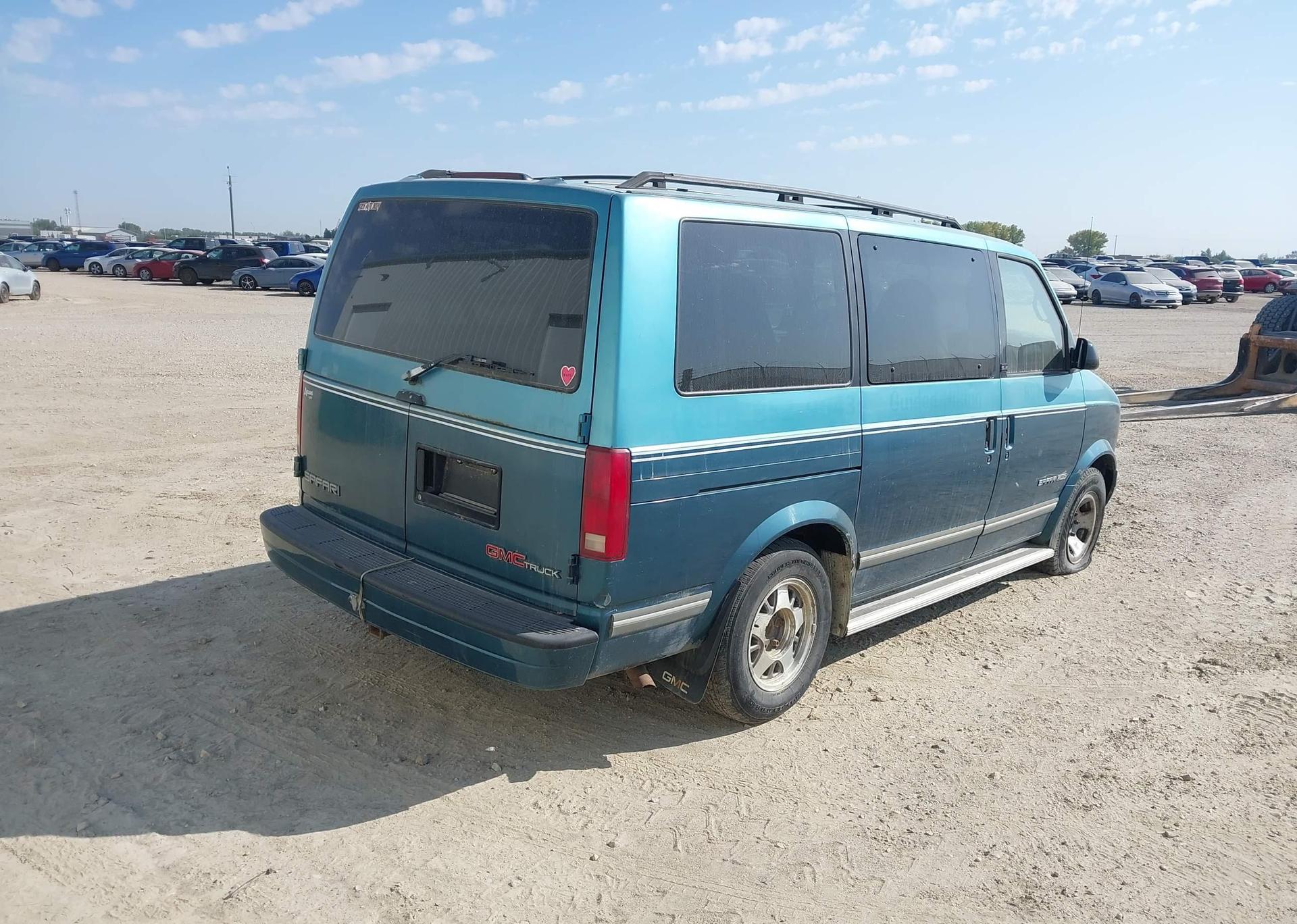 1996 GMC SAFARI XT