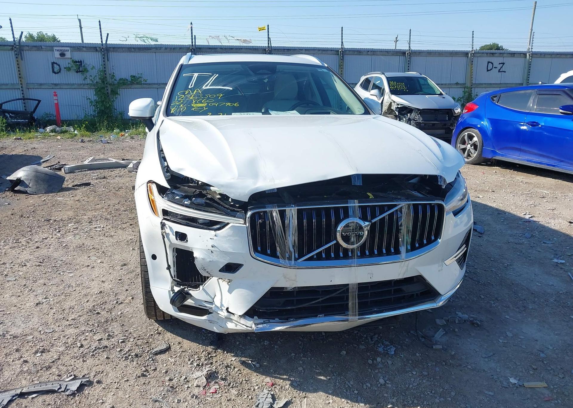 2022 VOLVO XC60 B6 INSCRIPTION