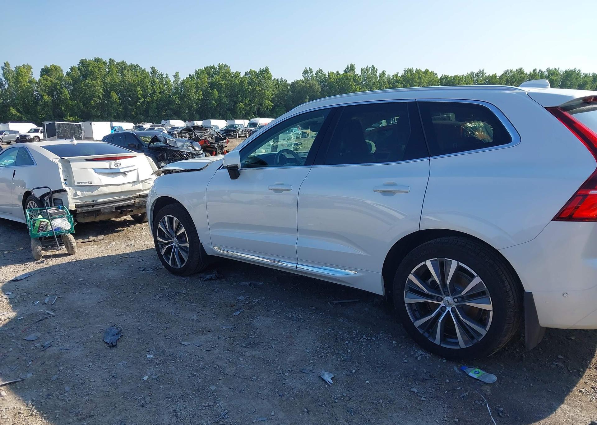 2022 VOLVO XC60 B6 INSCRIPTION