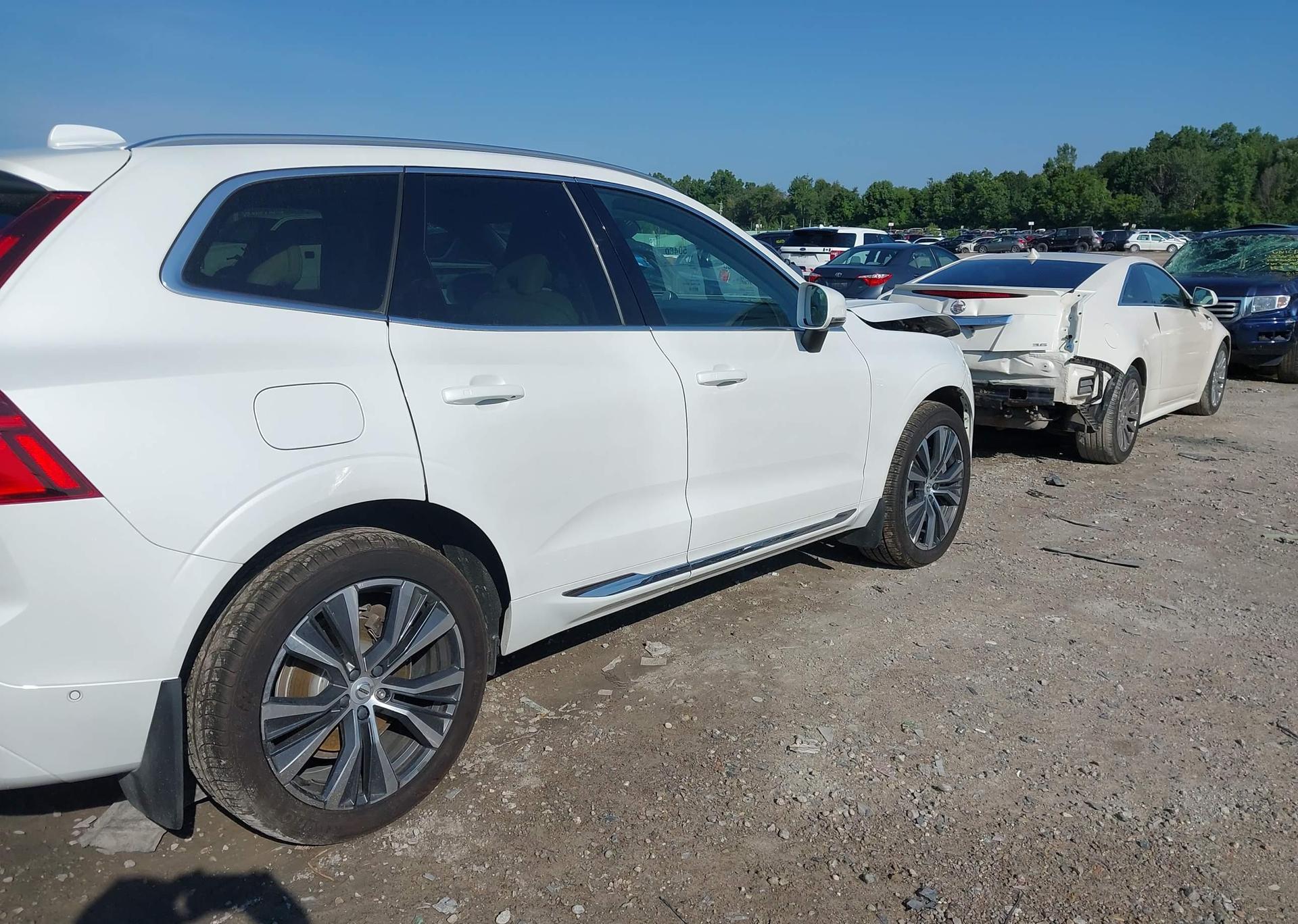 2022 VOLVO XC60 B6 INSCRIPTION