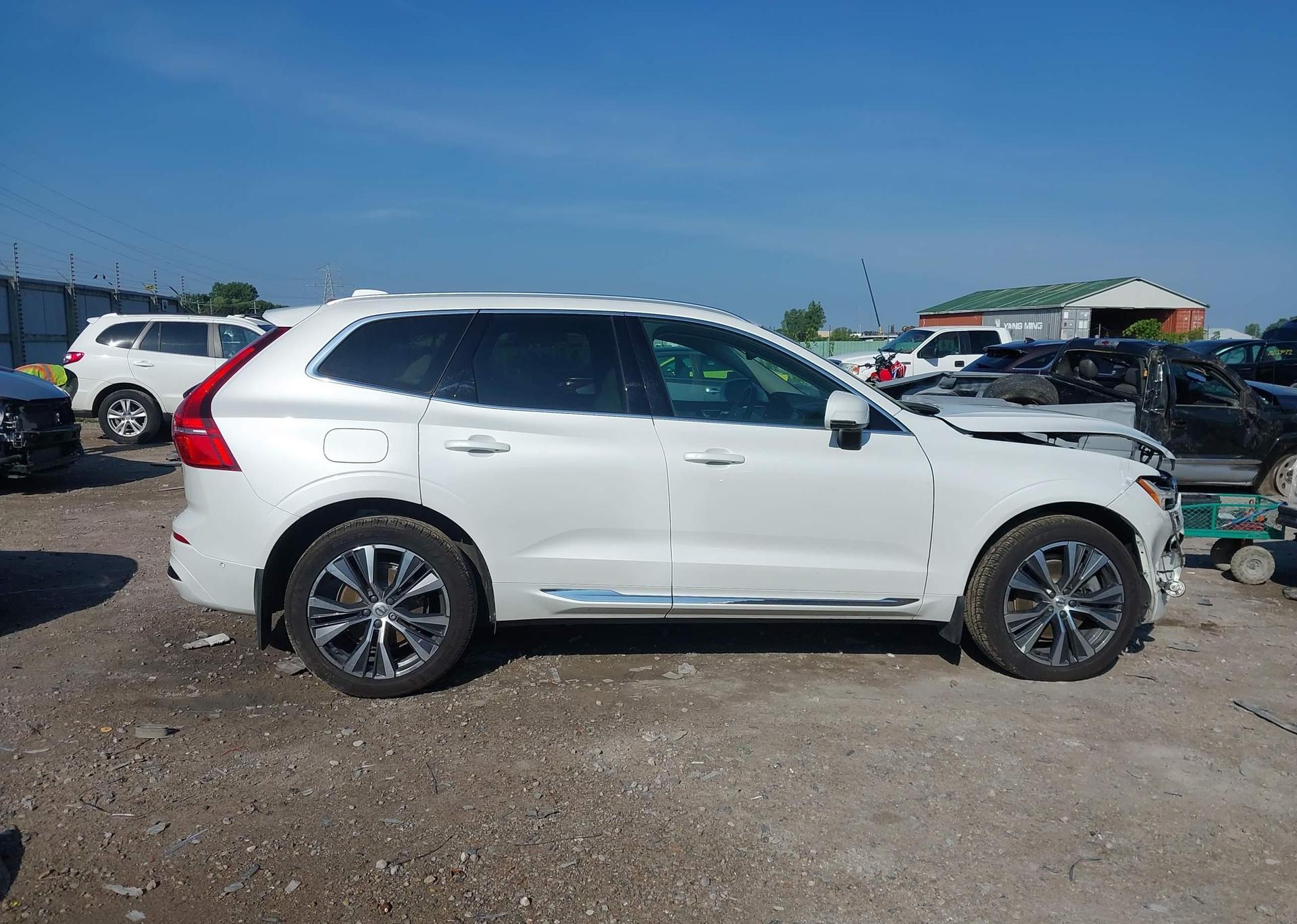 2022 VOLVO XC60 B6 INSCRIPTION