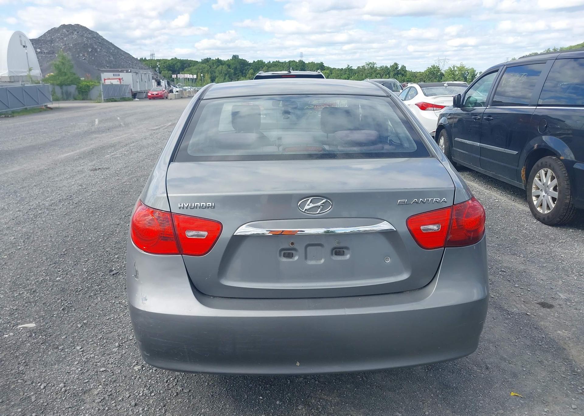 2010 HYUNDAI ELANTRA
