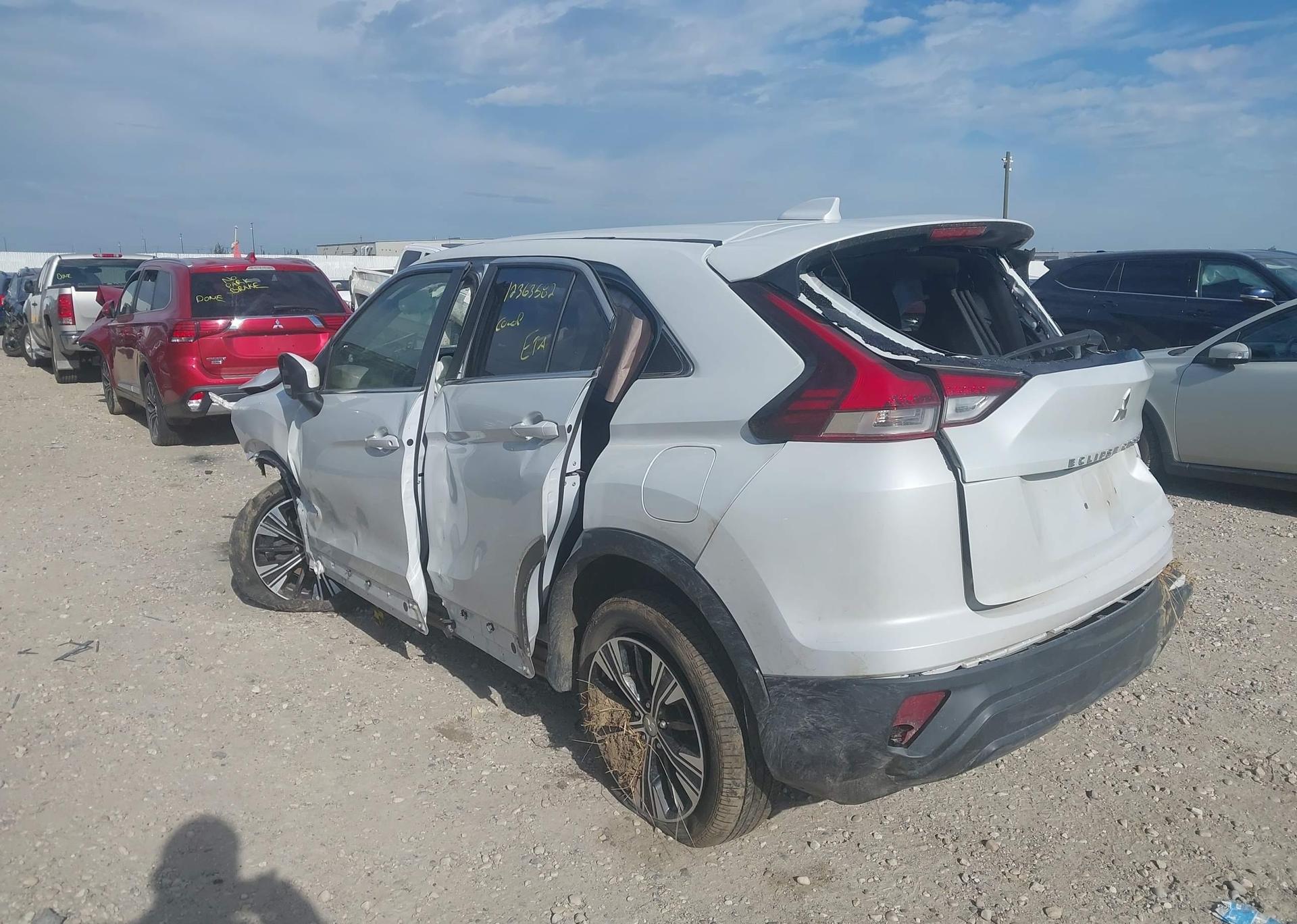 2022 MITSUBISHI ECLIPSE CROSS ES