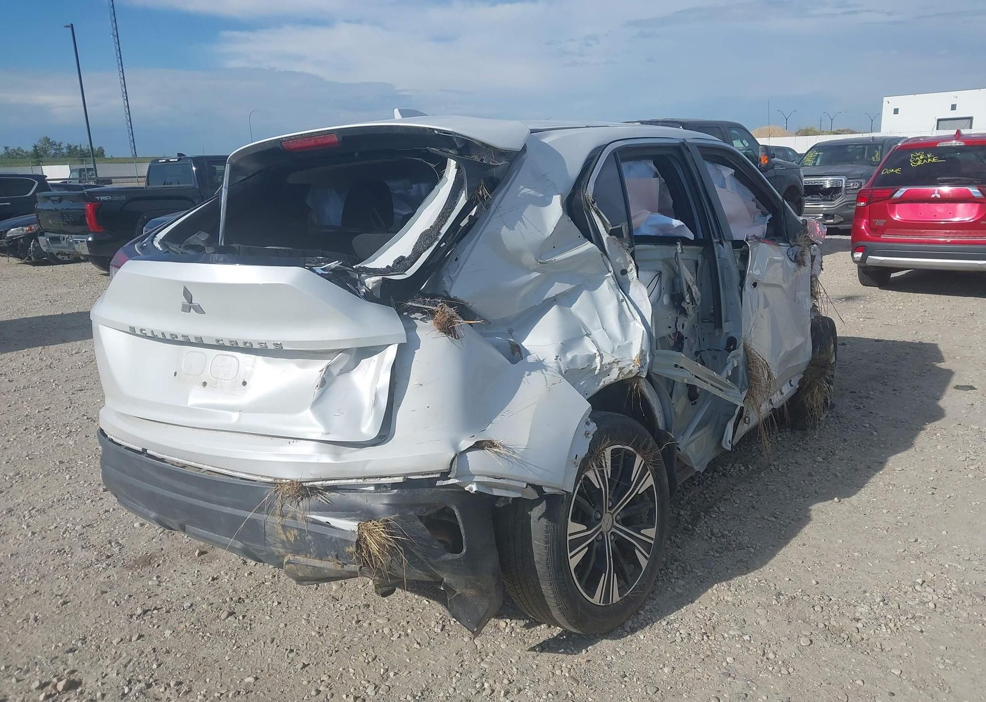 2022 MITSUBISHI ECLIPSE CROSS ES