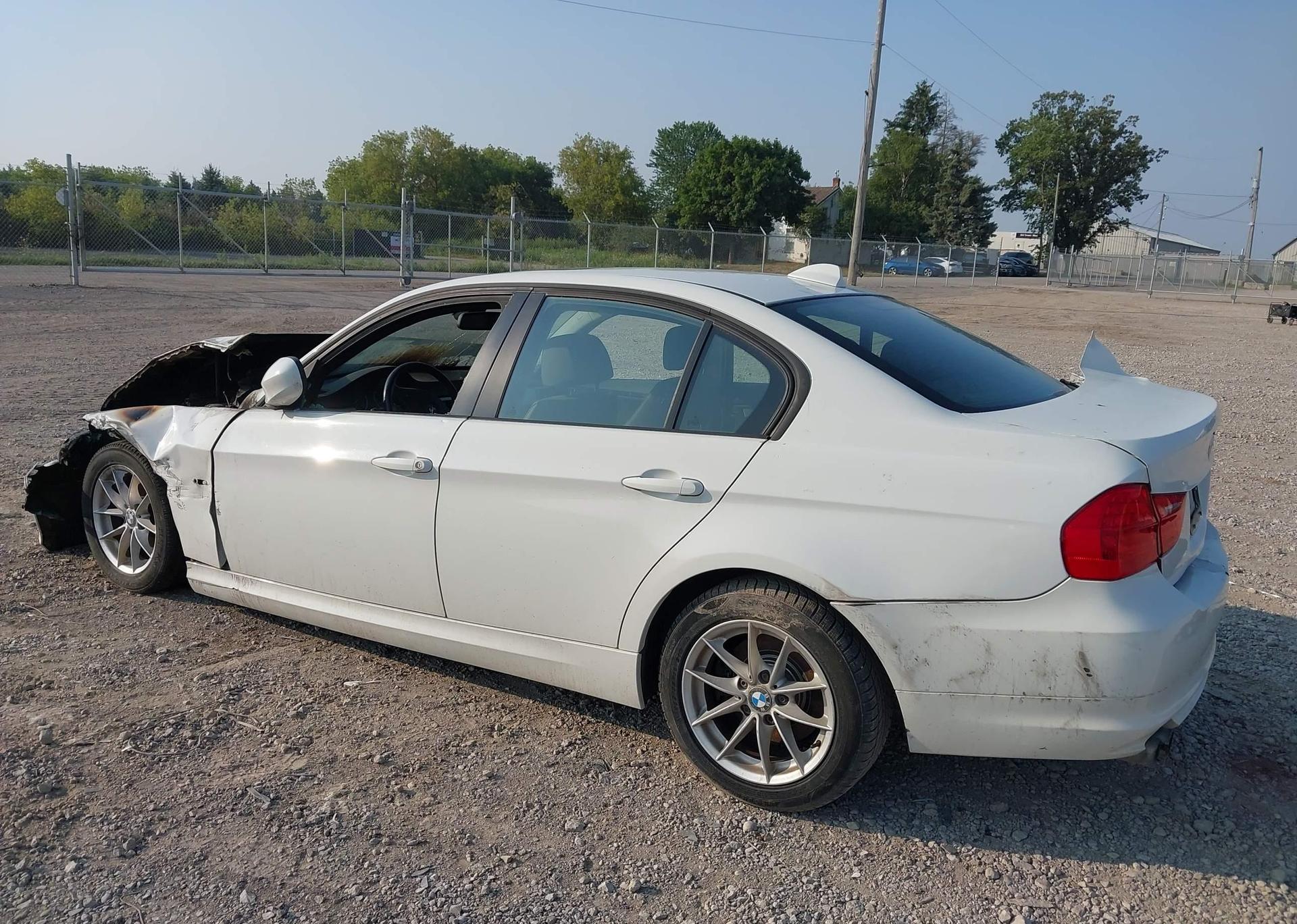 2011 BMW 323I