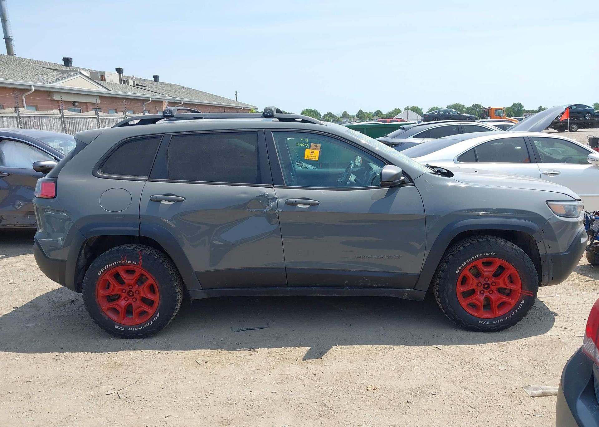2019 JEEP CHEROKEE TRAILHAWK