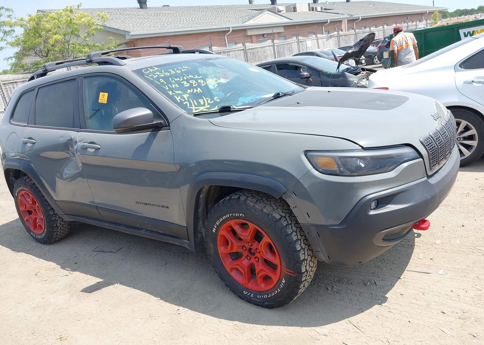 2019 JEEP CHEROKEE TRAILHAWK