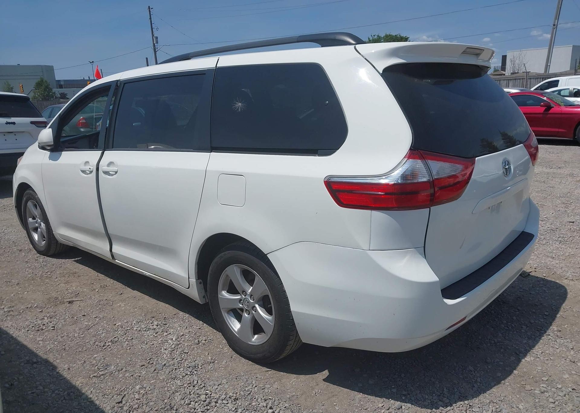 2016 TOYOTA SIENNA LE 8 PASSENGER