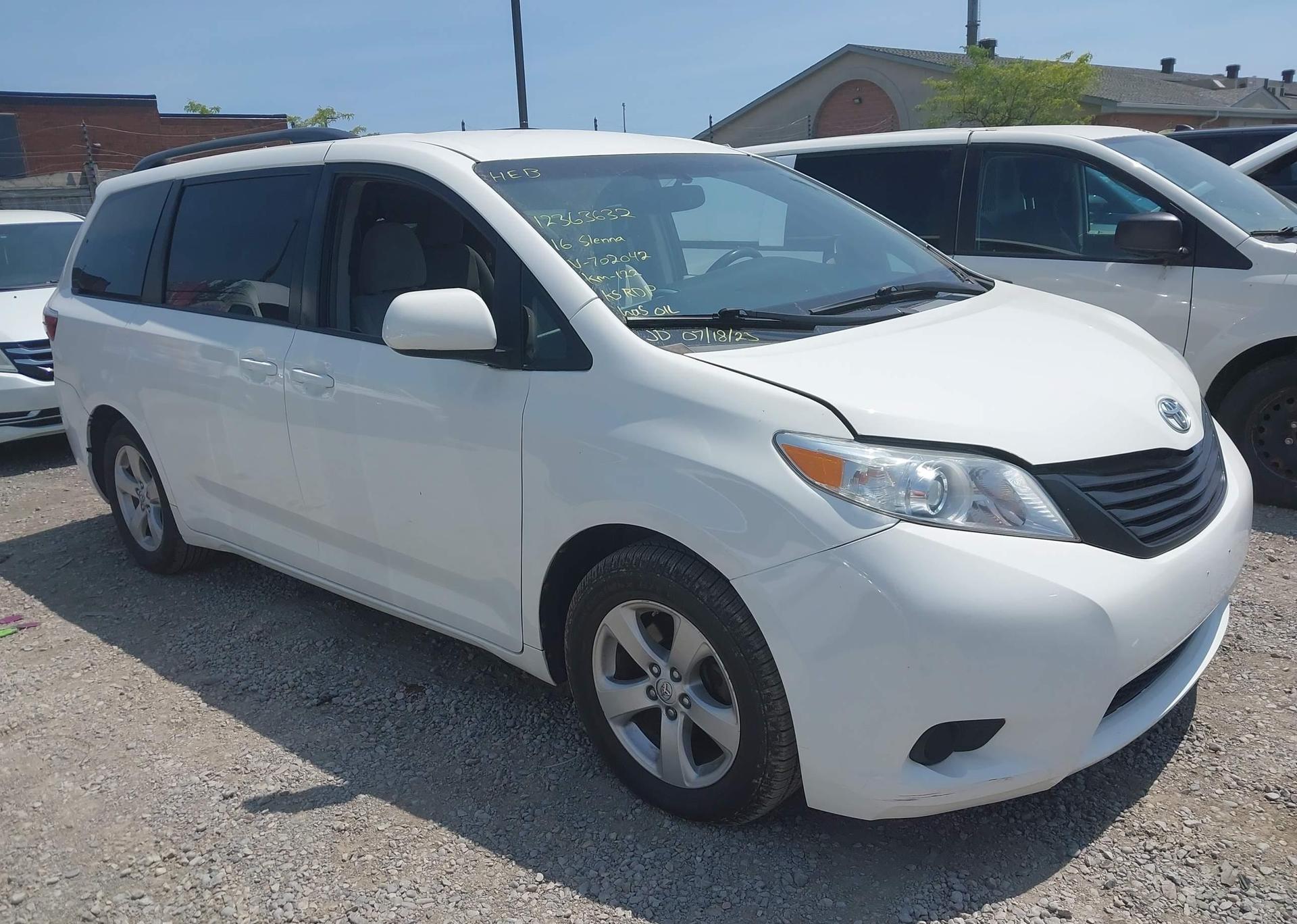 2016 TOYOTA SIENNA LE 8 PASSENGER