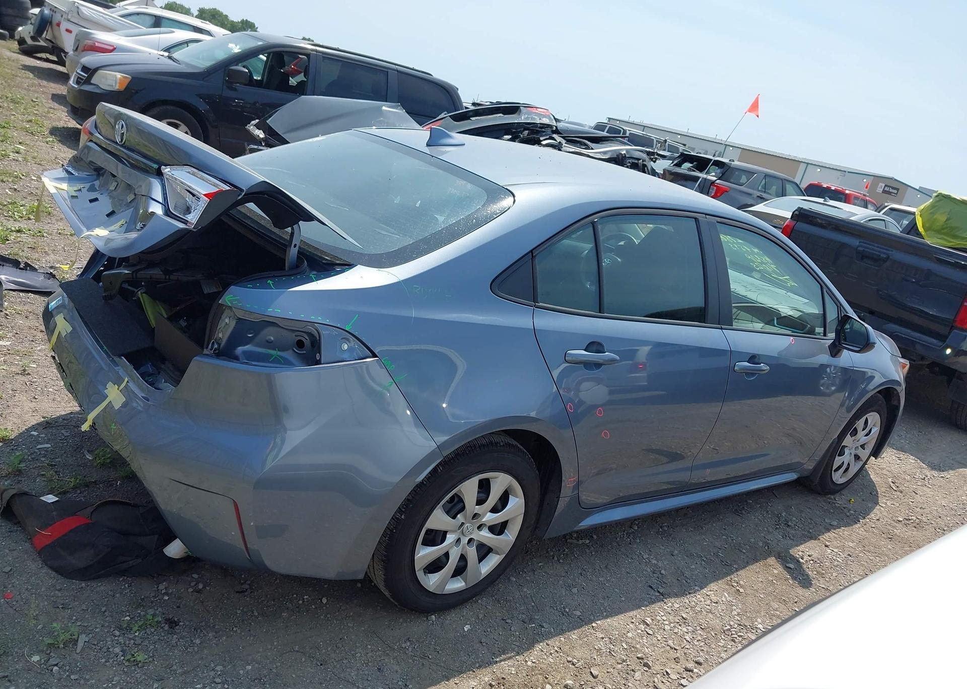 2025 TOYOTA COROLLA LE