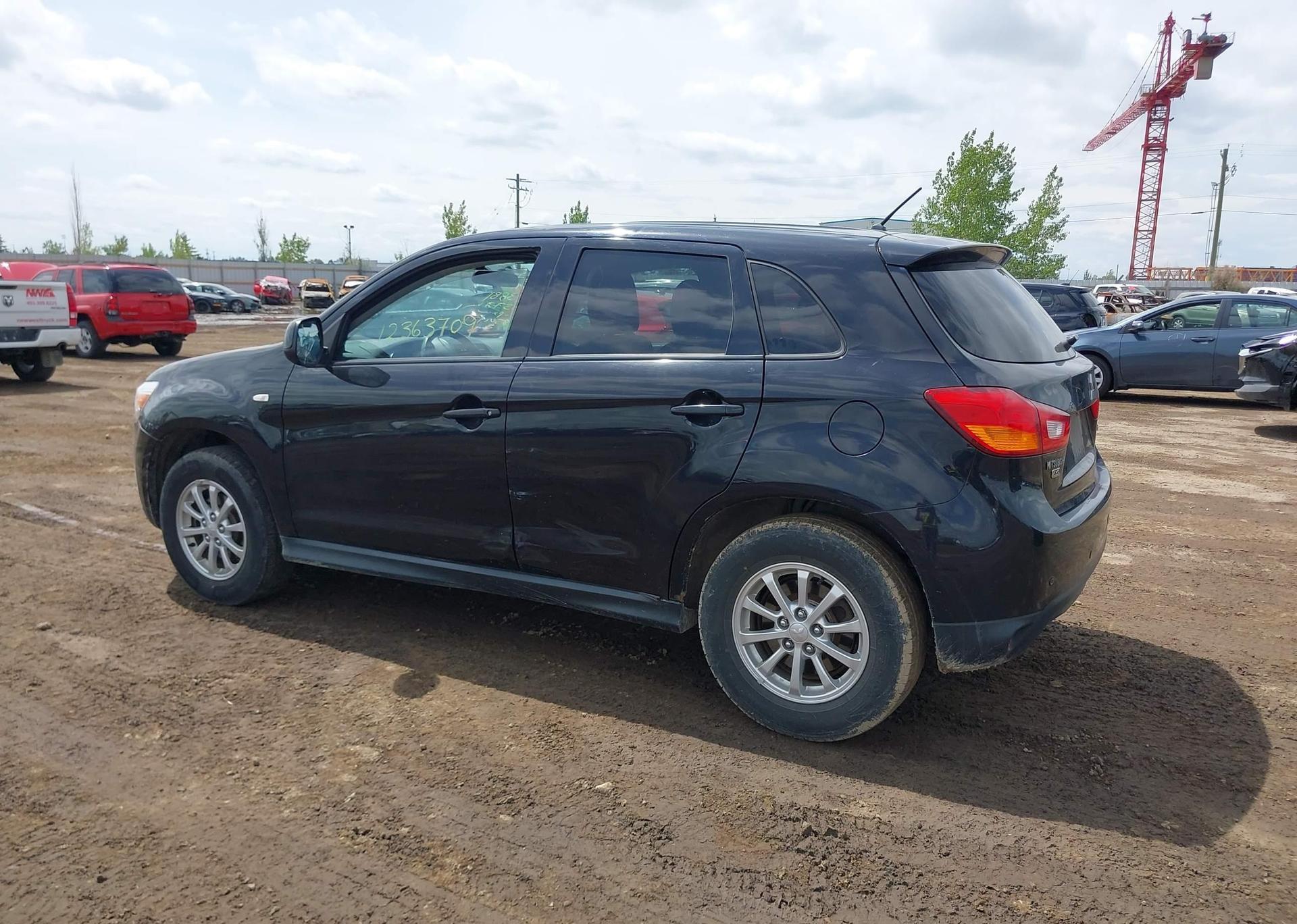 2013 MITSUBISHI RVR SE