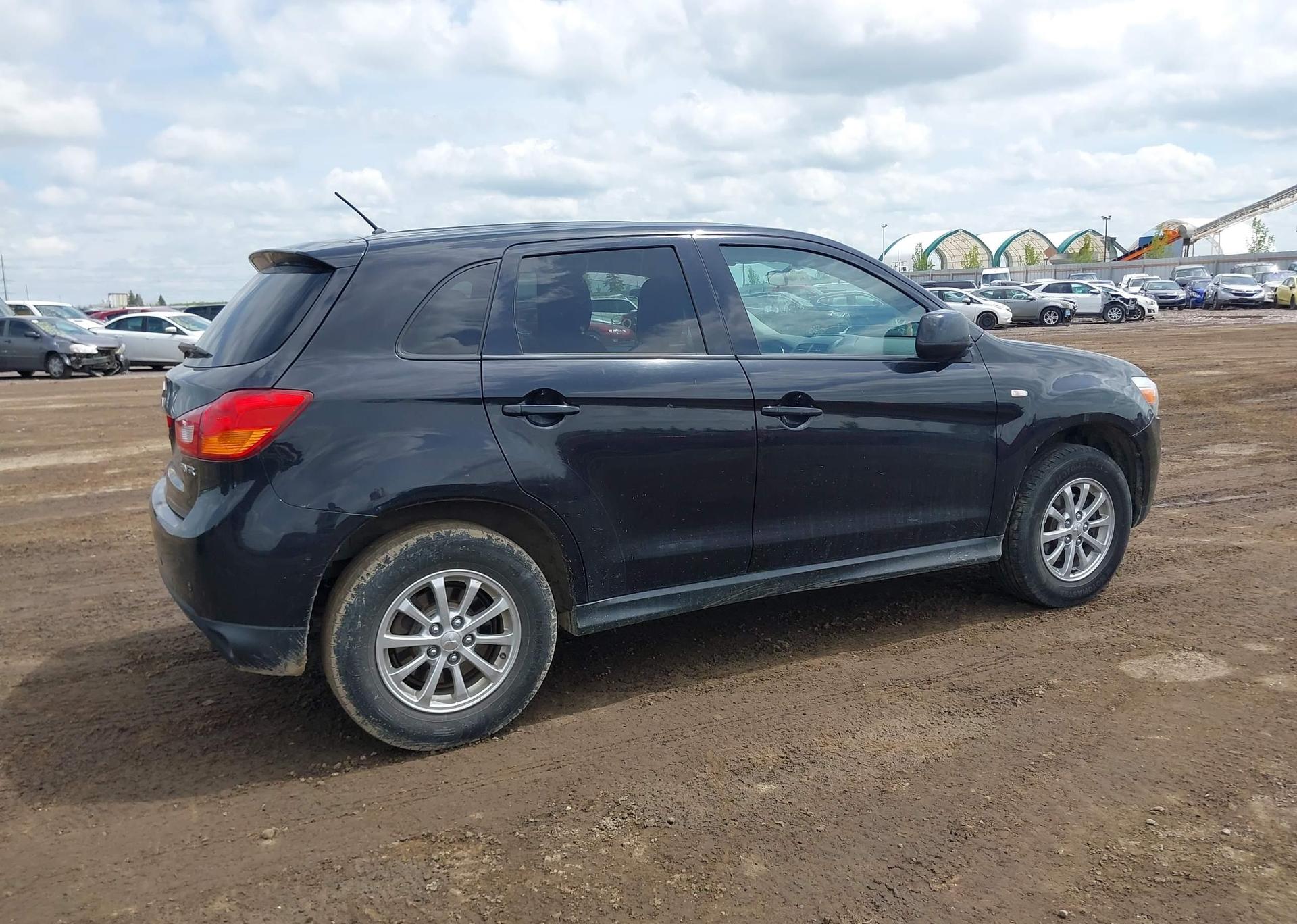 2013 MITSUBISHI RVR SE