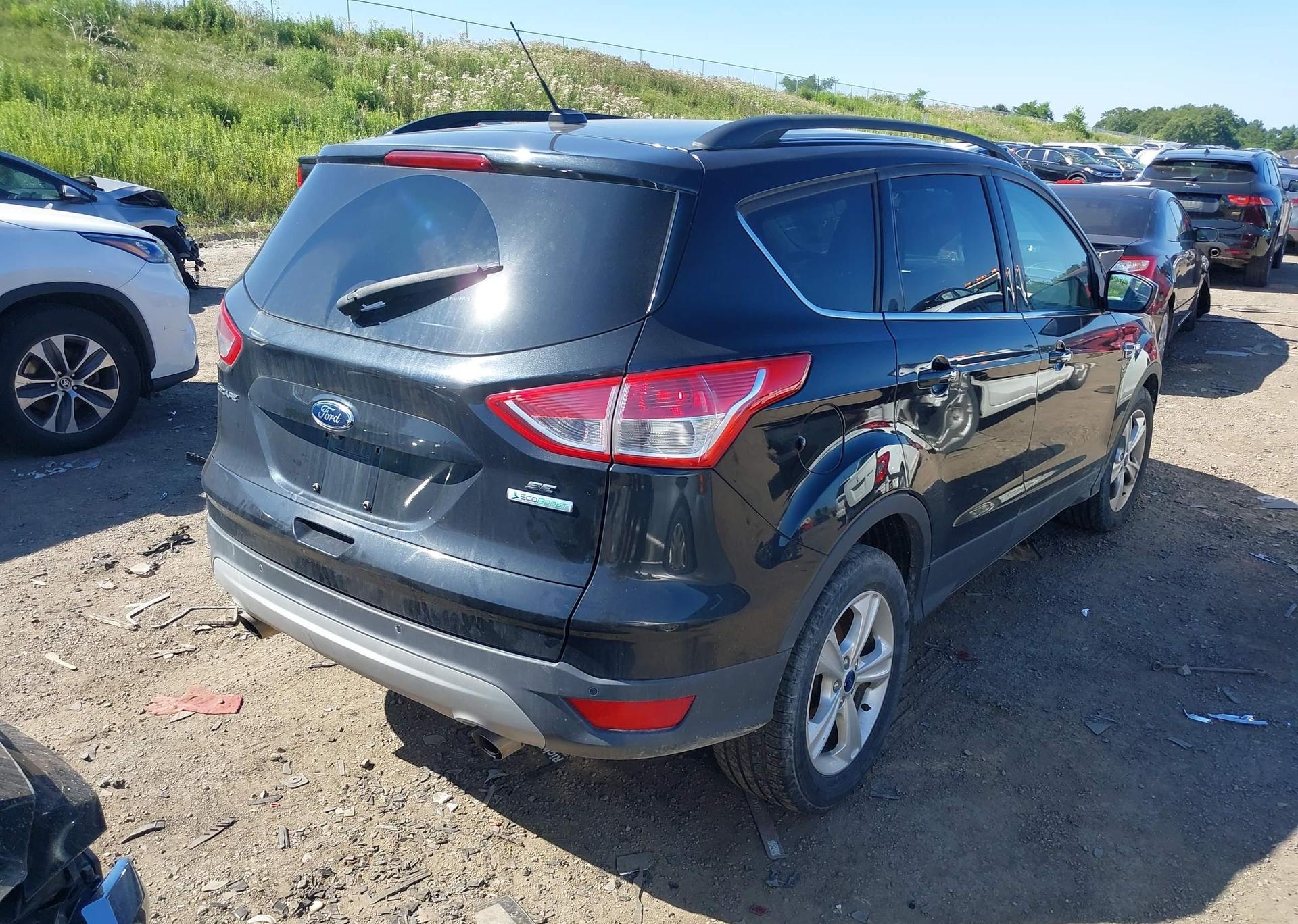 2015 FORD ESCAPE SE