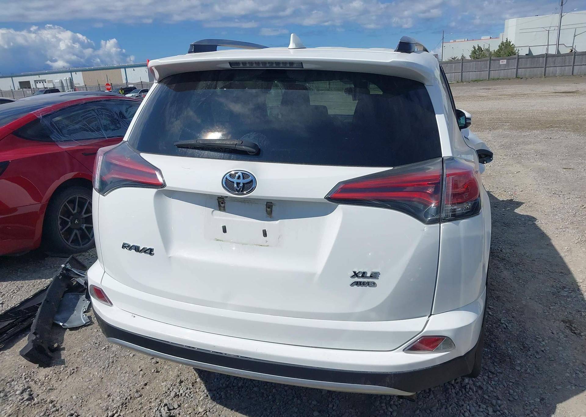 2018 TOYOTA RAV4 XLE