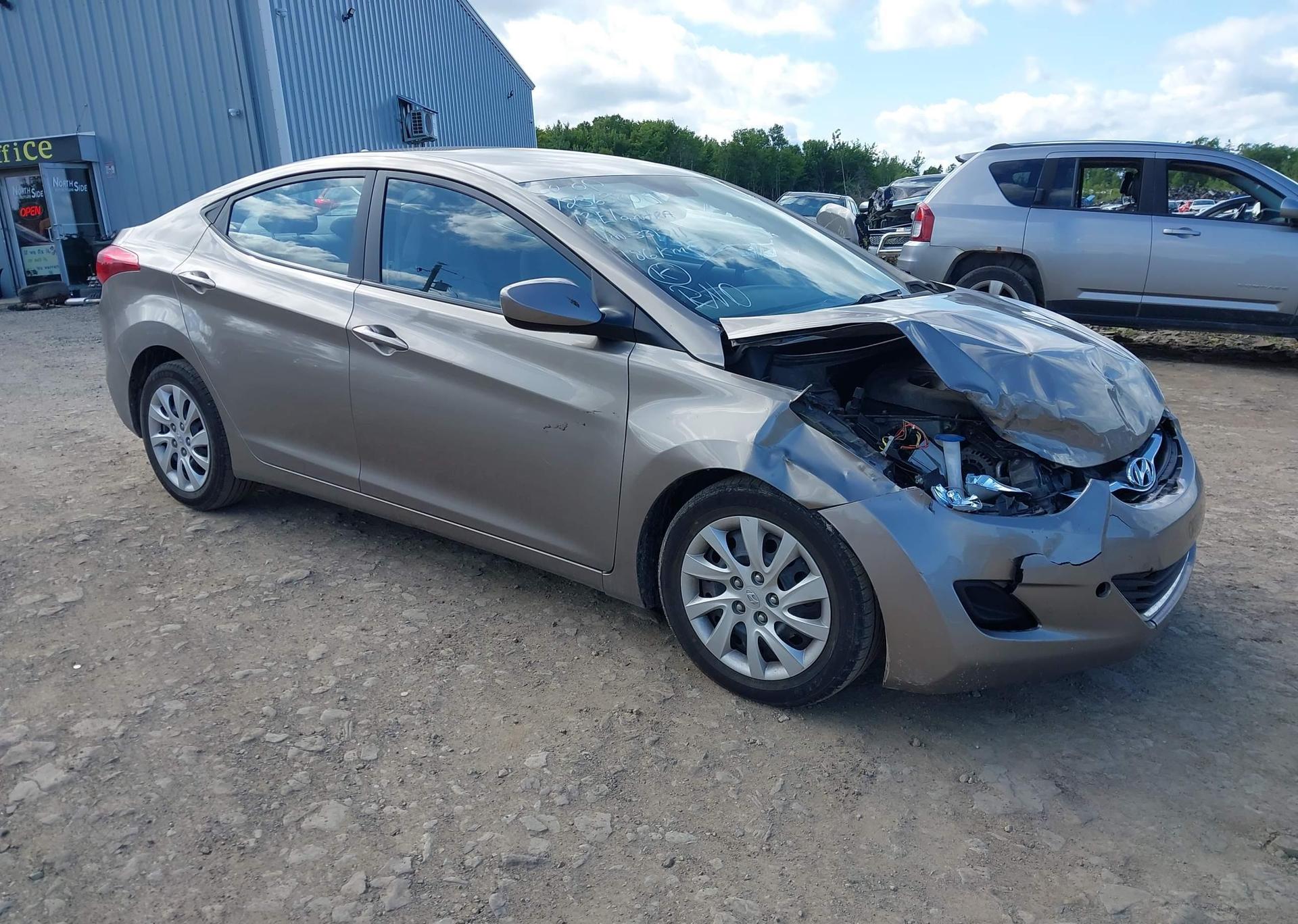 2013 HYUNDAI ELANTRA GL