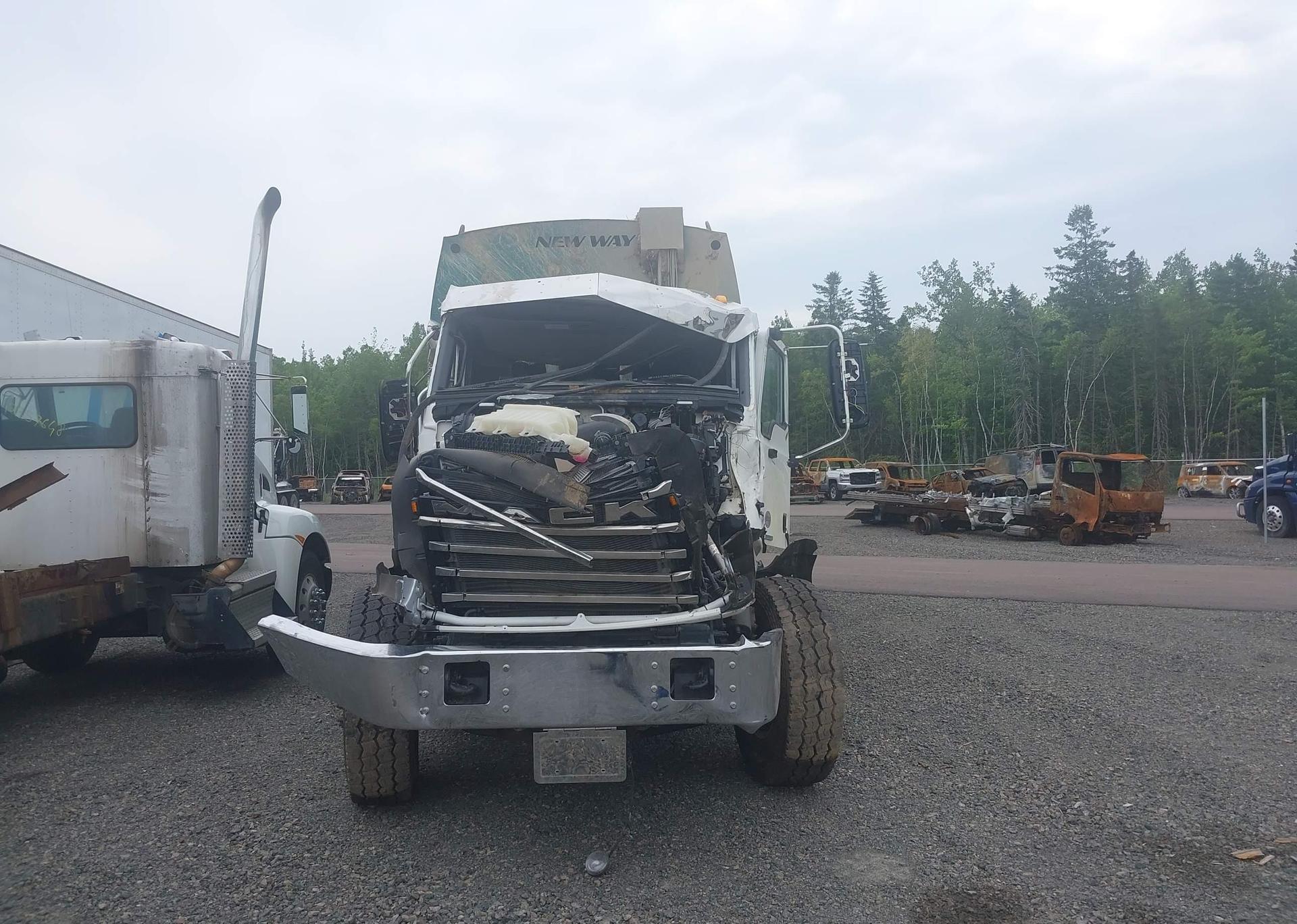 2025 MACK GRANITE