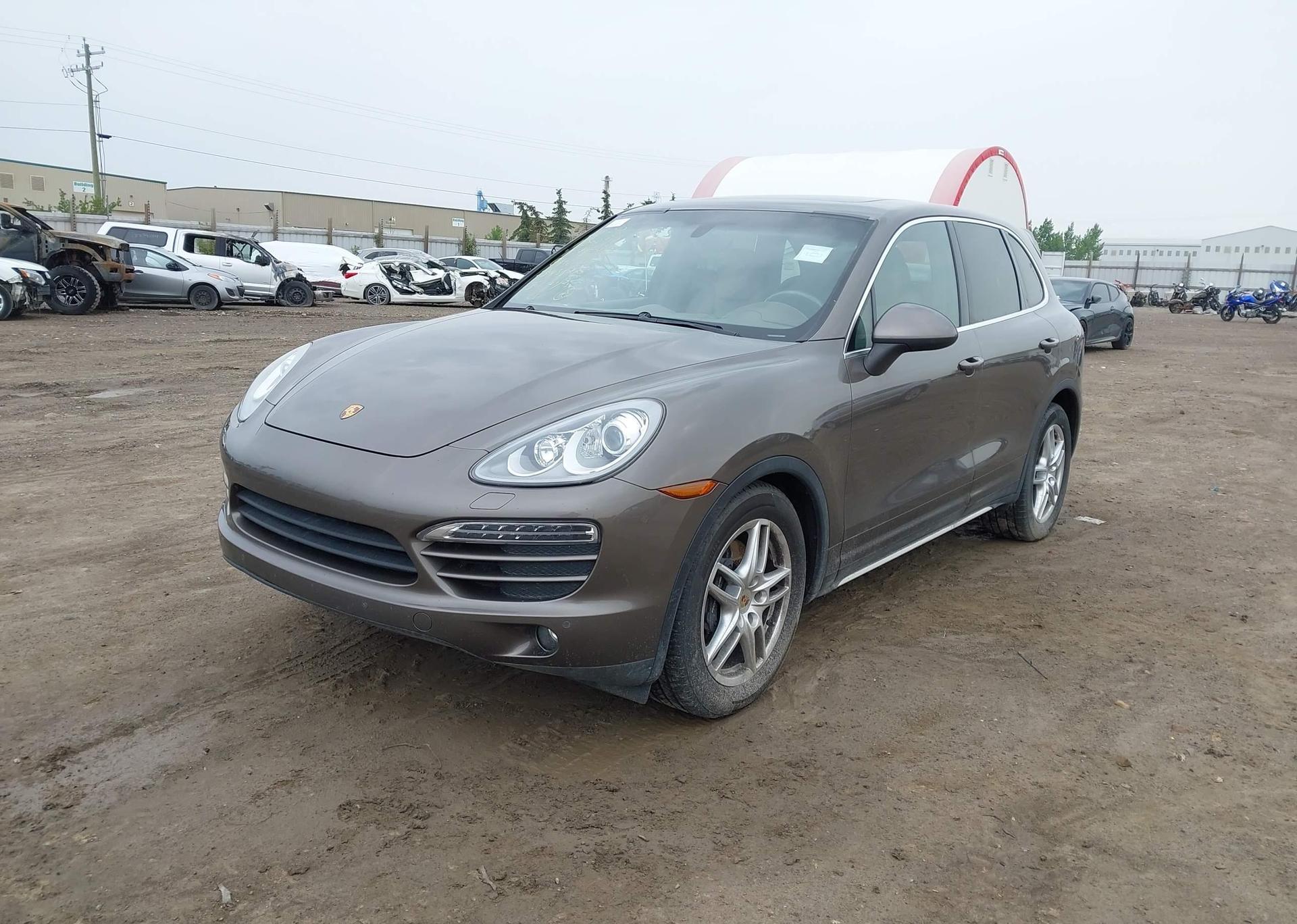 2014 PORSCHE CAYENNE PLATINUM EDITION