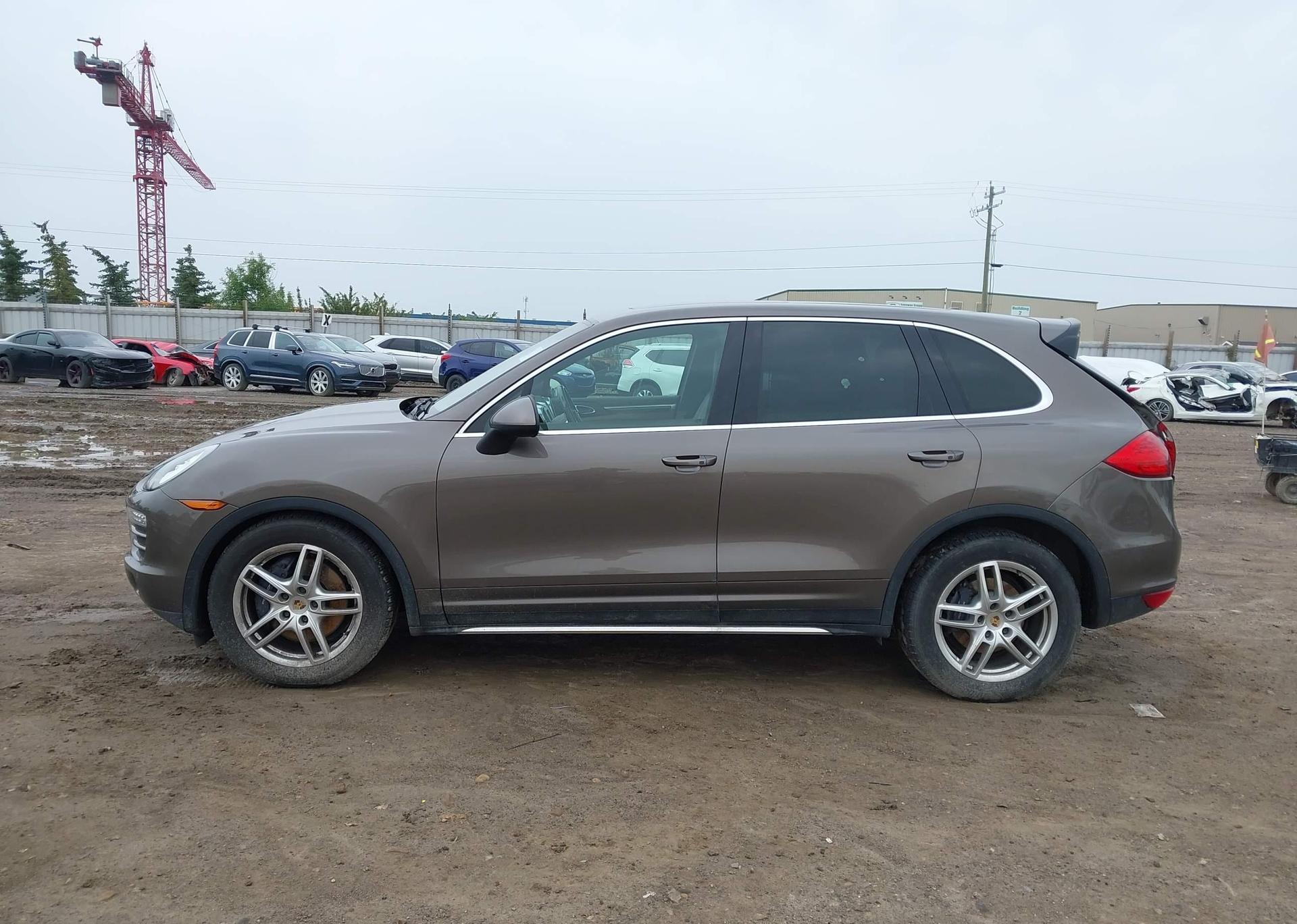 2014 PORSCHE CAYENNE PLATINUM EDITION