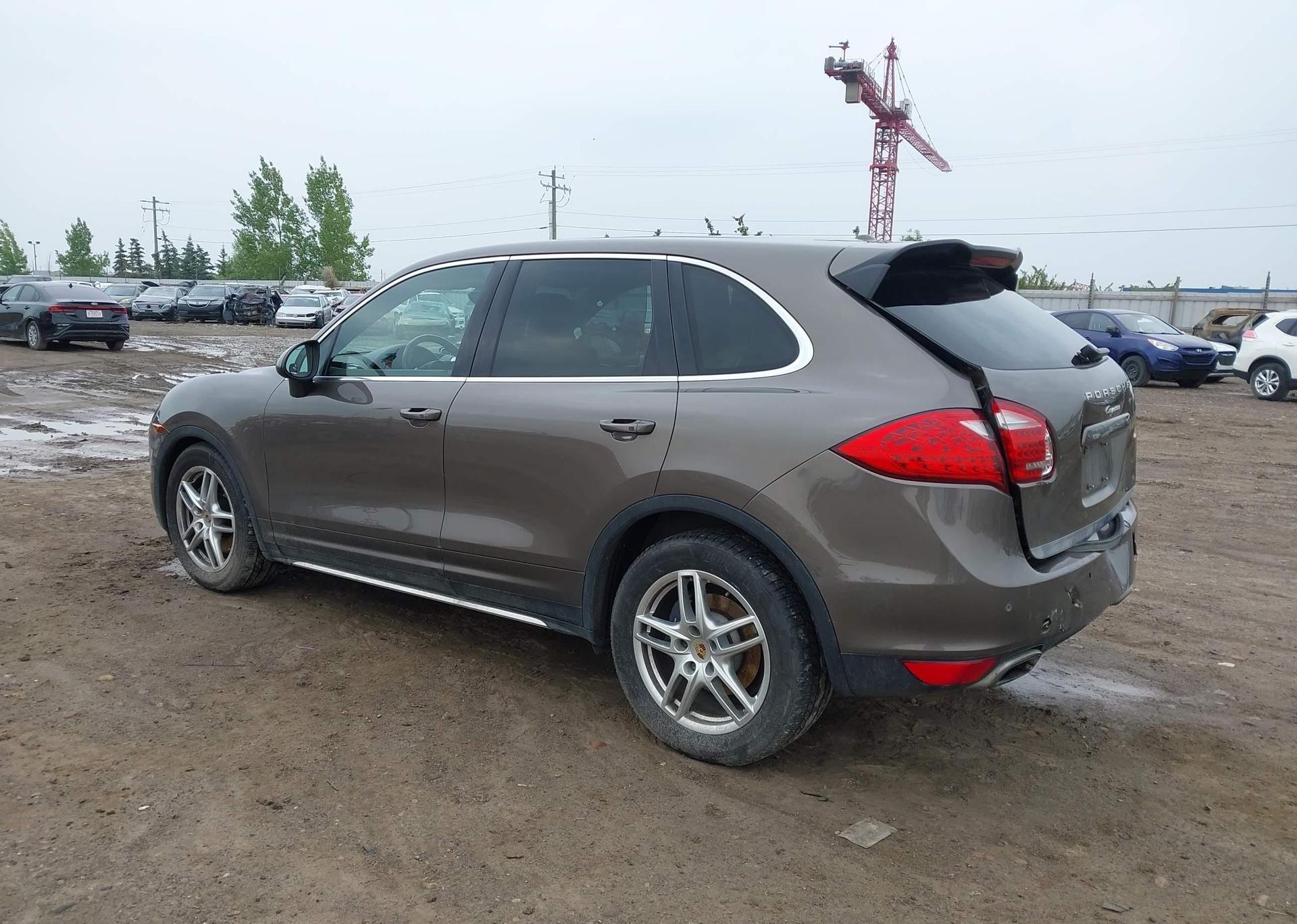 2014 PORSCHE CAYENNE PLATINUM EDITION