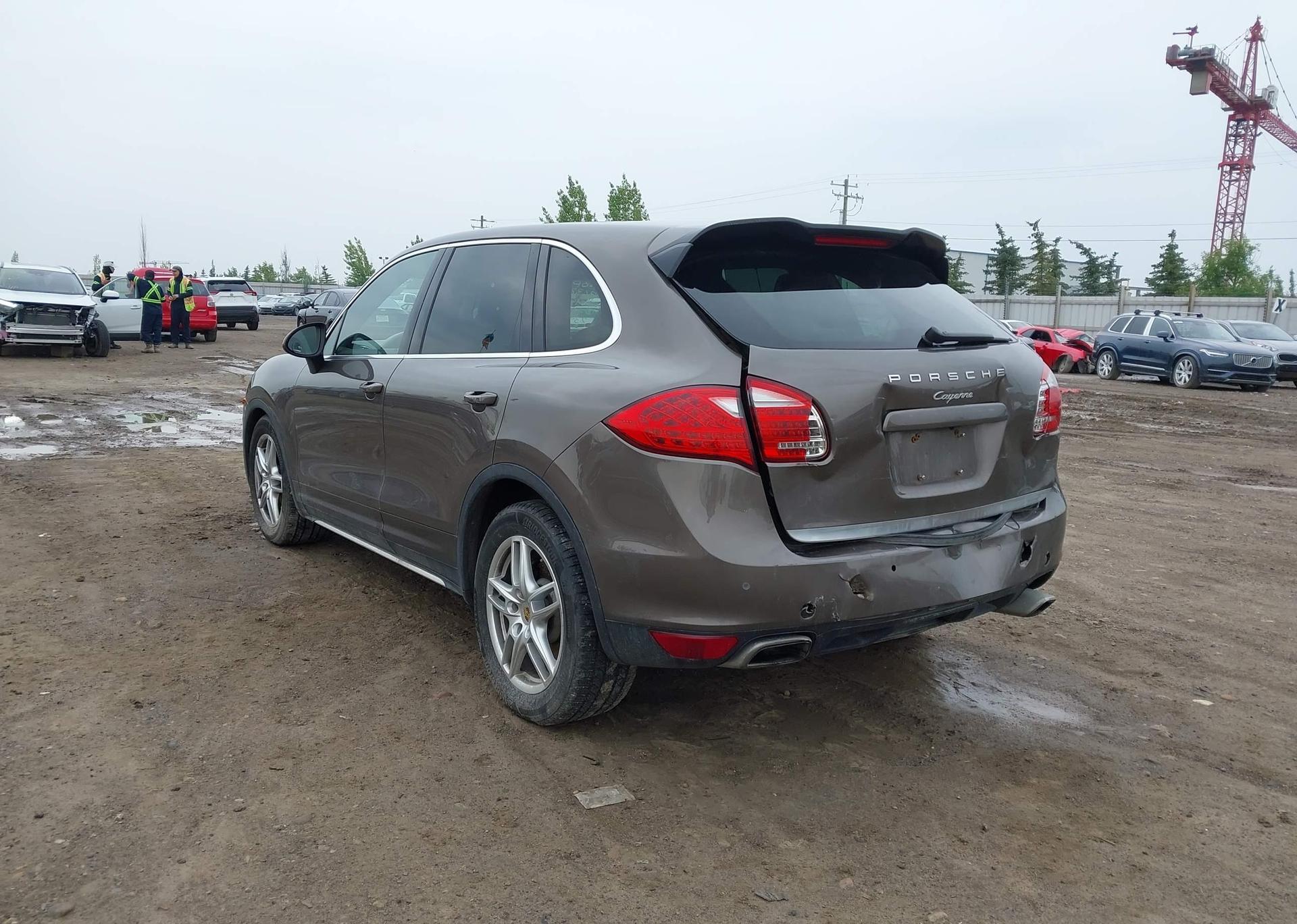 2014 PORSCHE CAYENNE PLATINUM EDITION