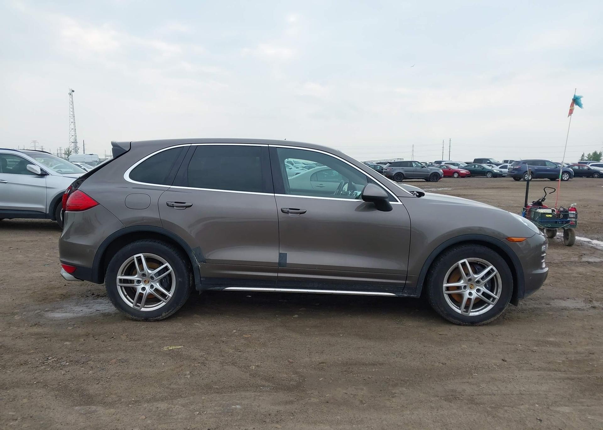 2014 PORSCHE CAYENNE PLATINUM EDITION