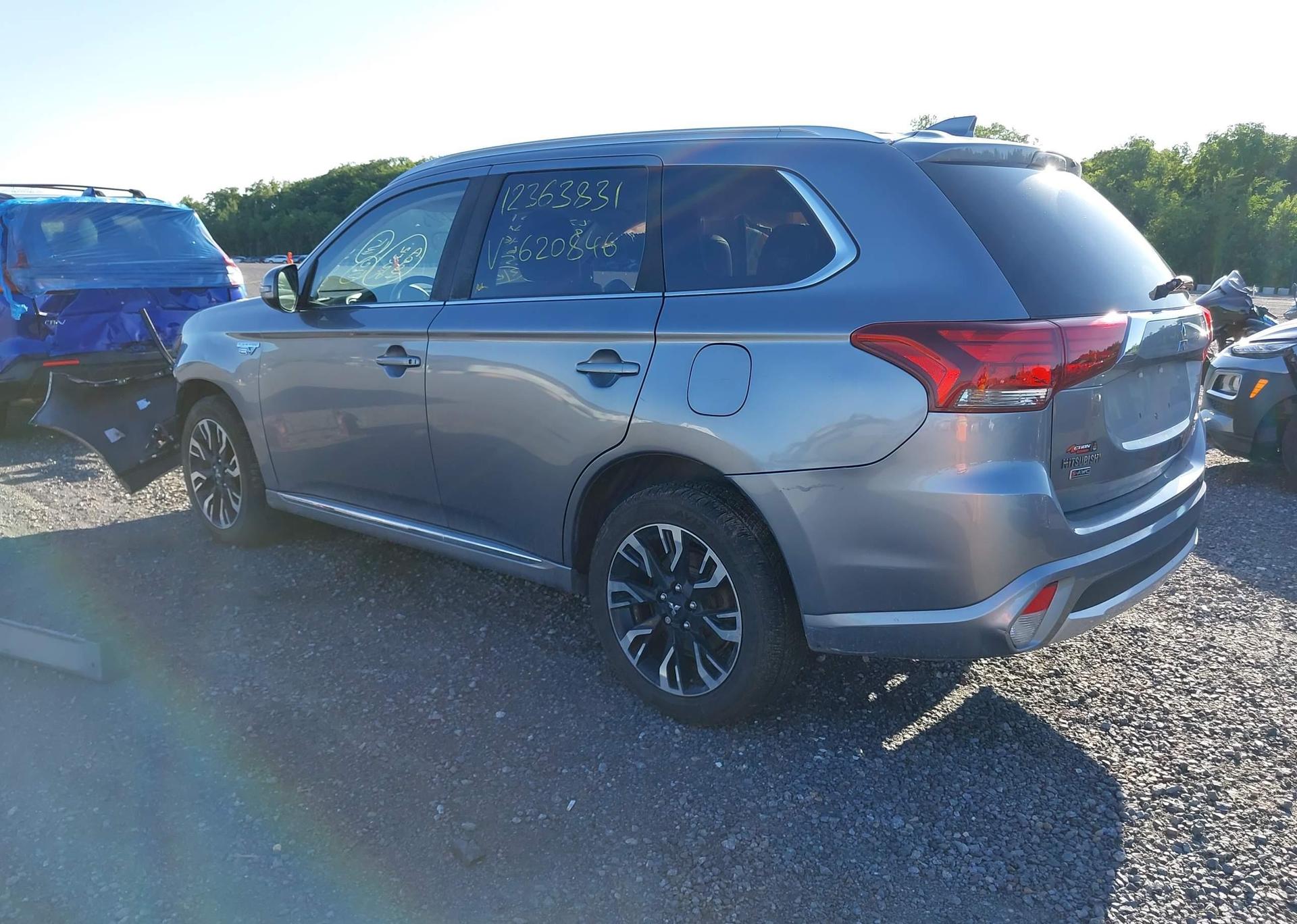 2018 MITSUBISHI OUTLANDER SE
