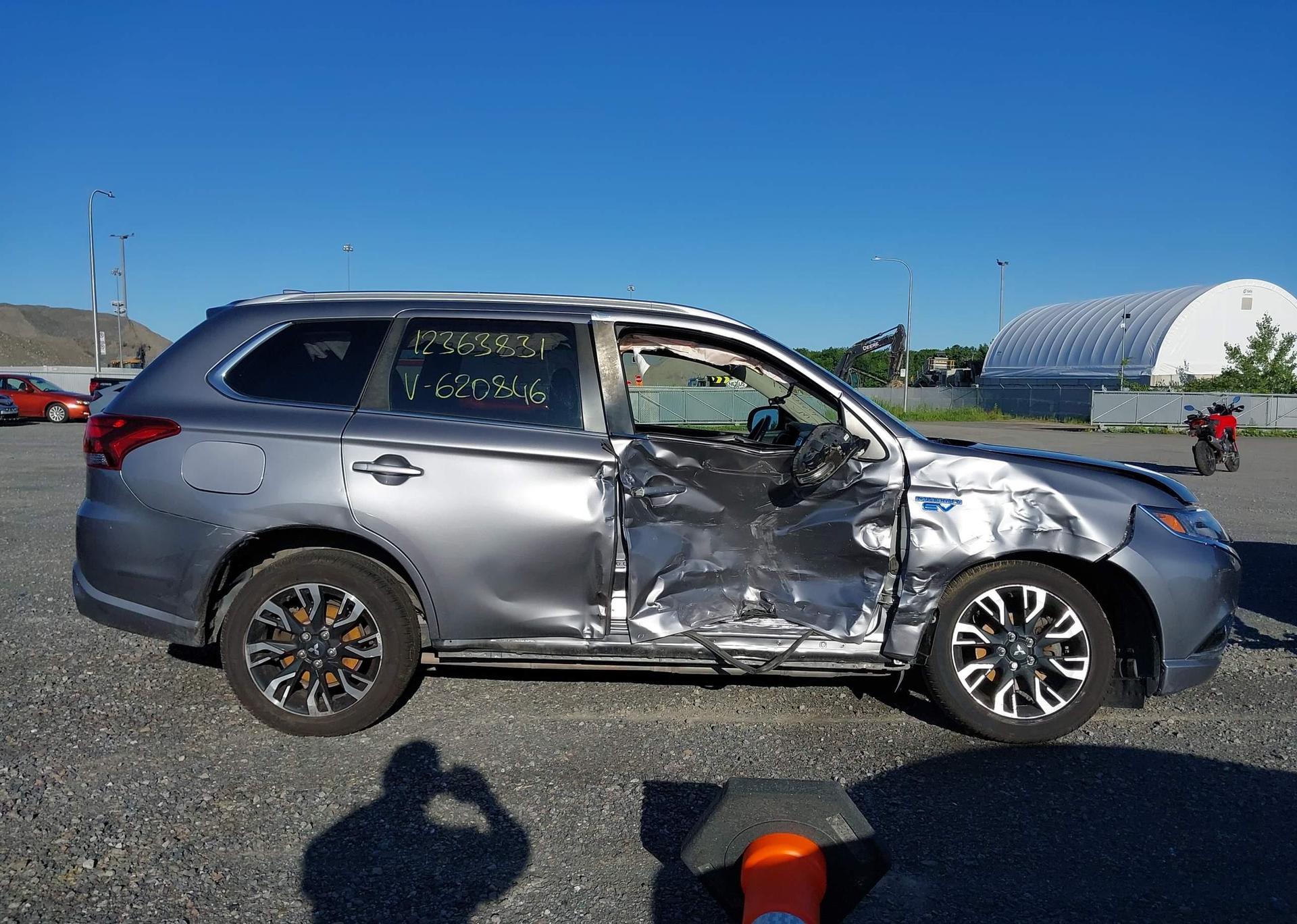 2018 MITSUBISHI OUTLANDER SE