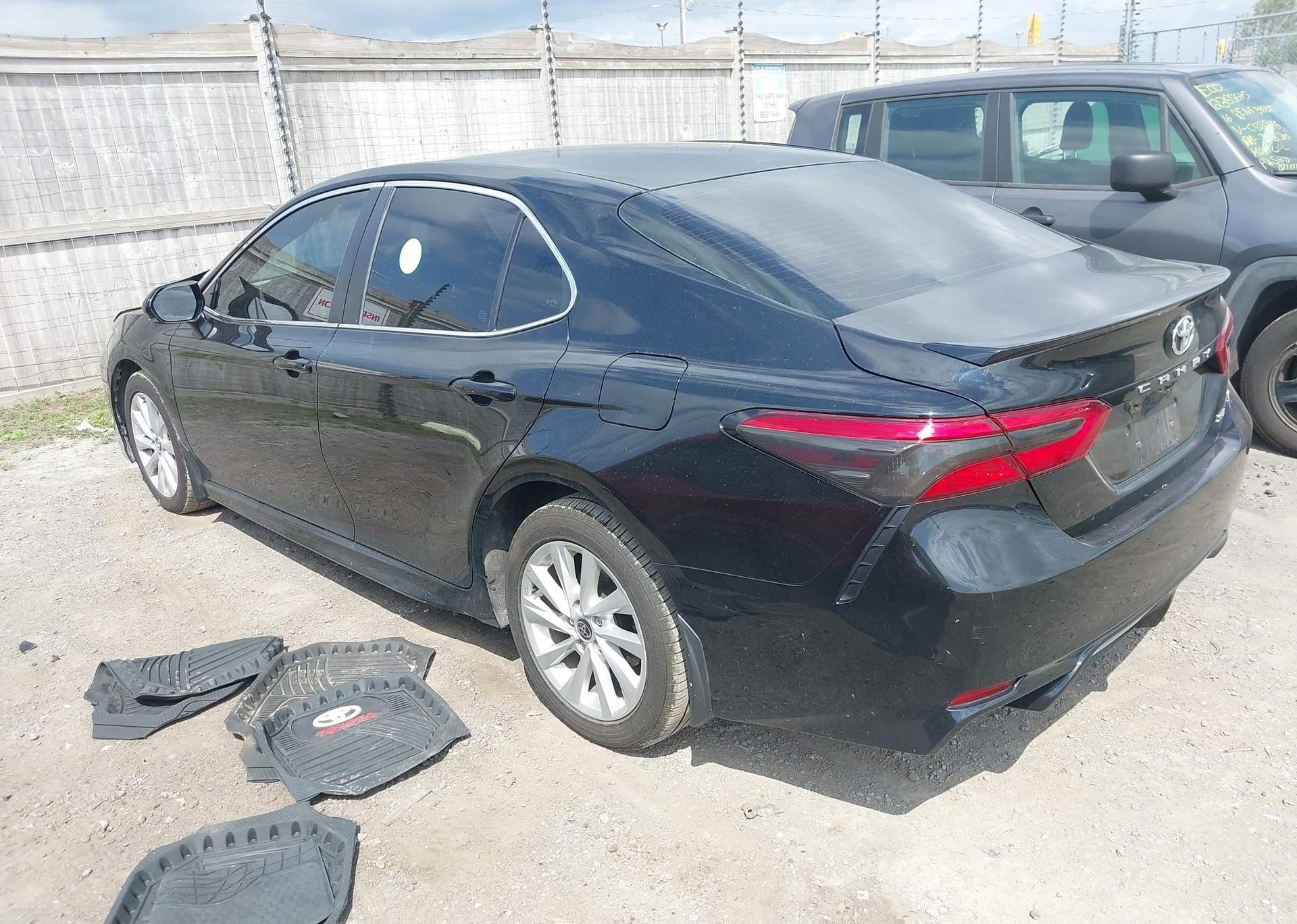 2020 TOYOTA CAMRY SE