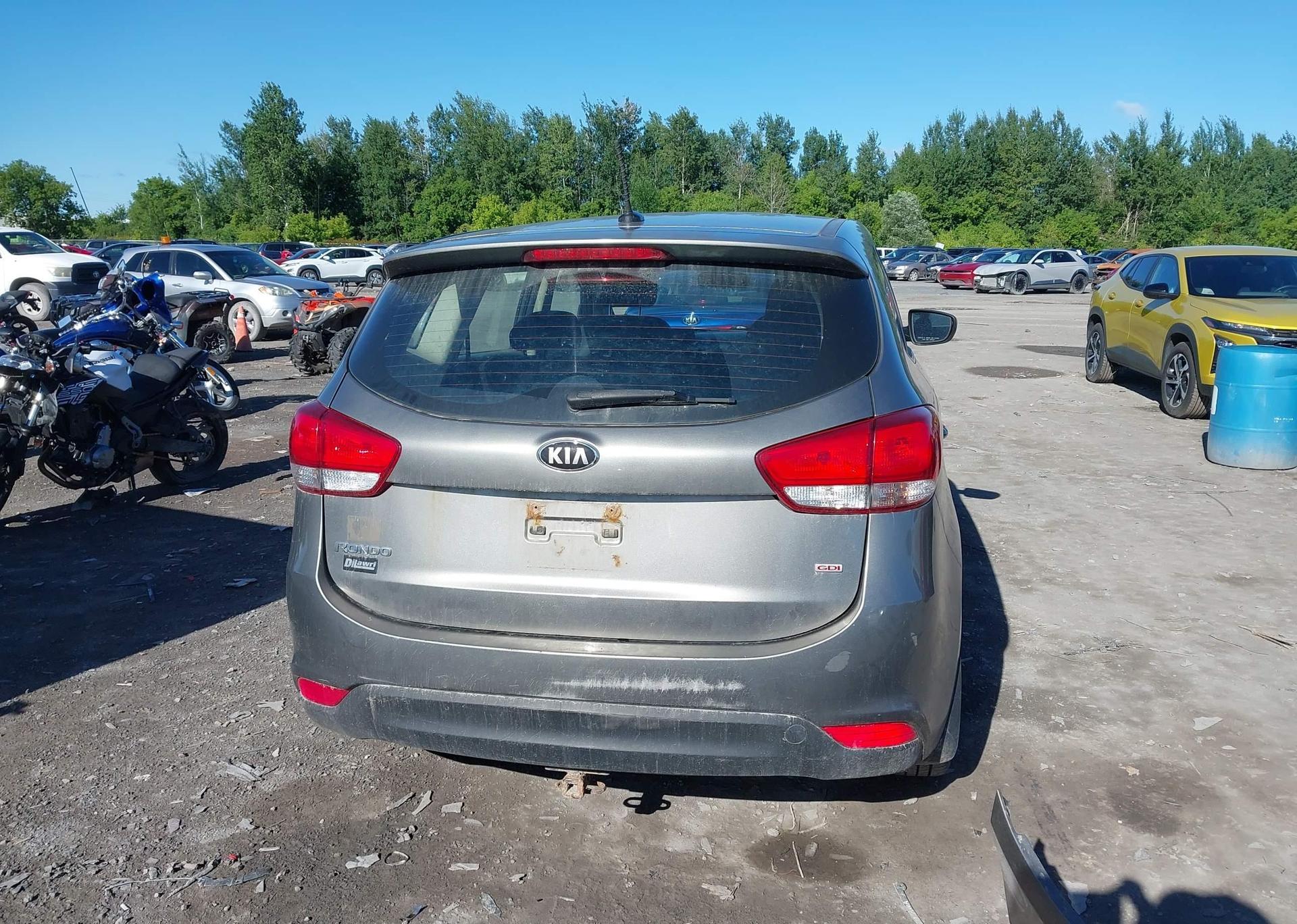 2014 KIA RONDO