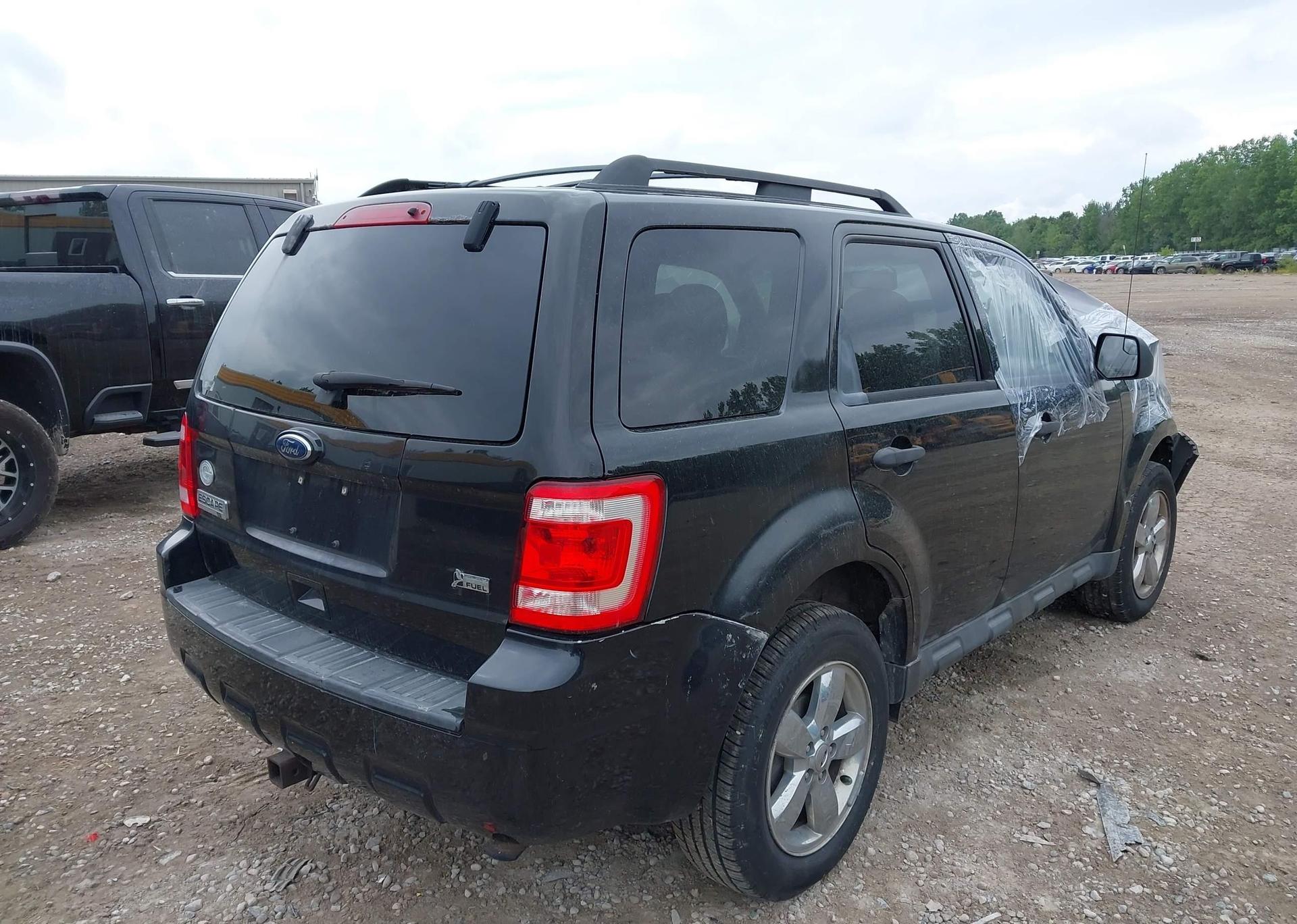 2011 FORD ESCAPE XLT