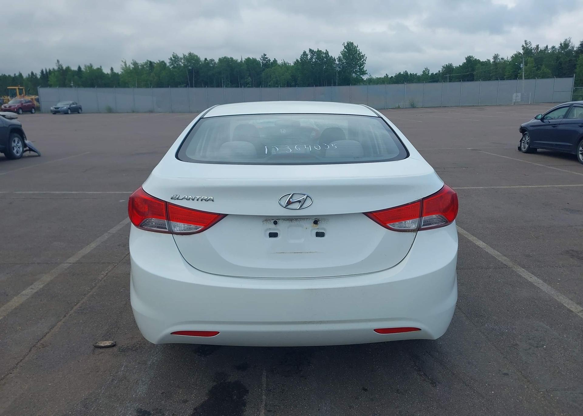 2011 HYUNDAI ELANTRA GLS