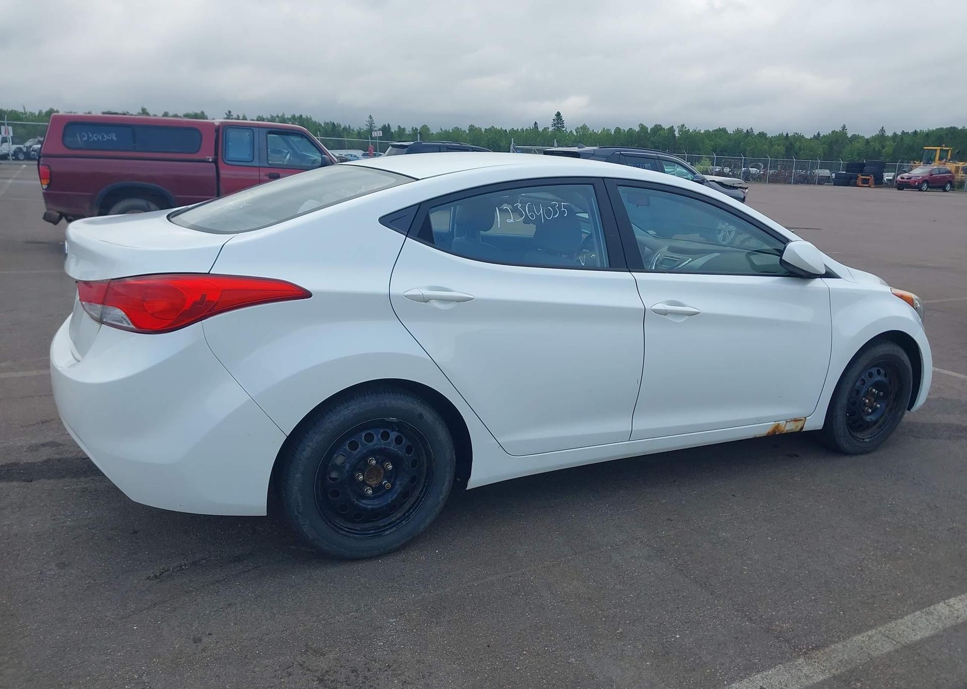 2011 HYUNDAI ELANTRA GLS