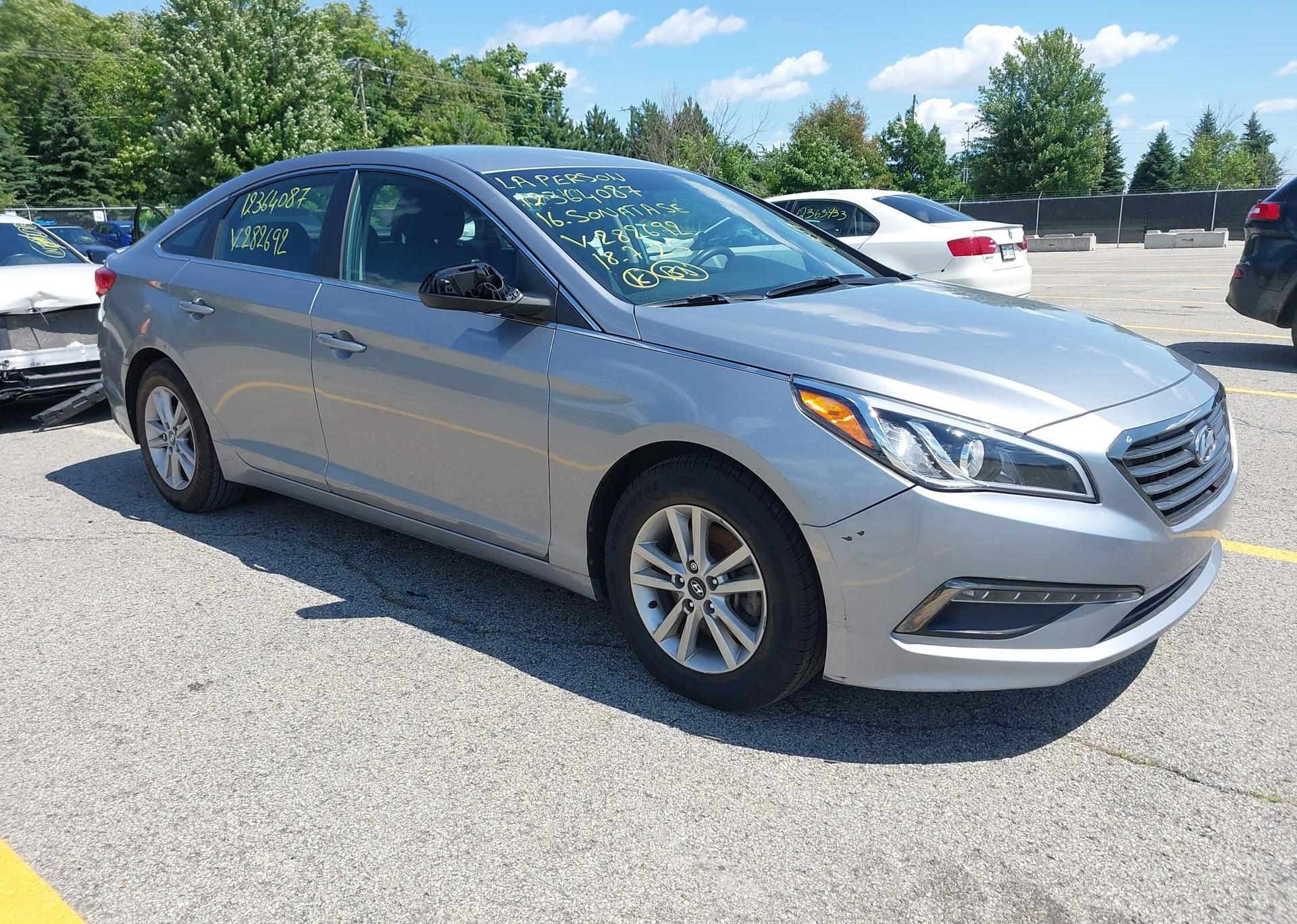 2016 HYUNDAI SONATA SE