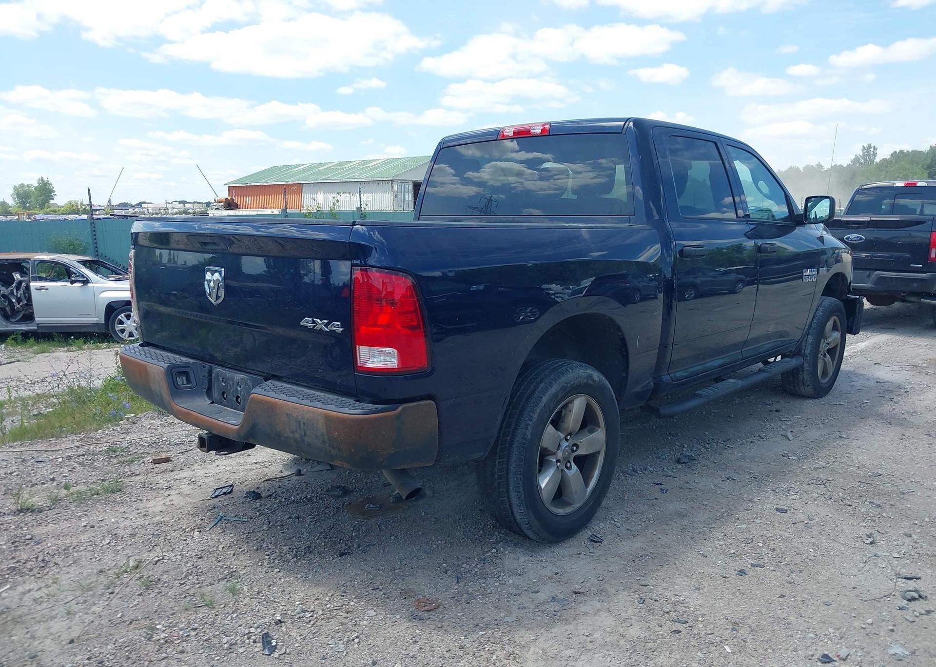 2015 RAM 1500 ST