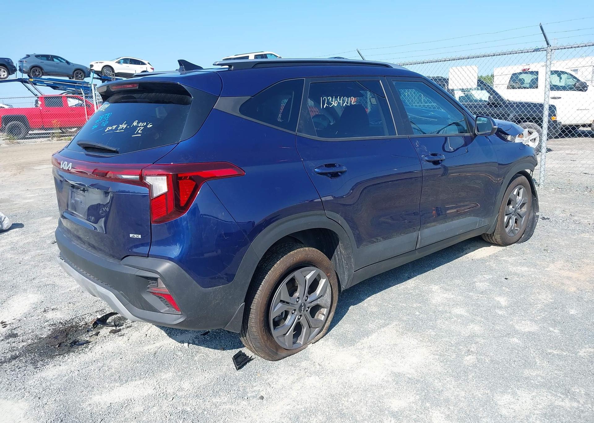 2025 KIA SELTOS LX