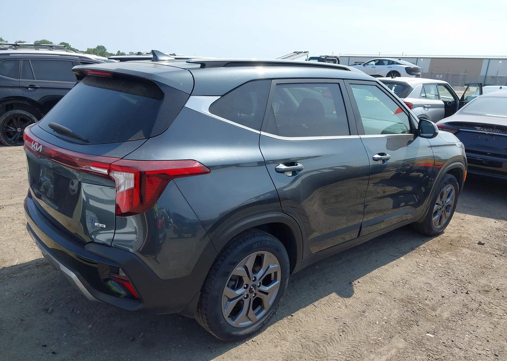 2024 KIA SELTOS S