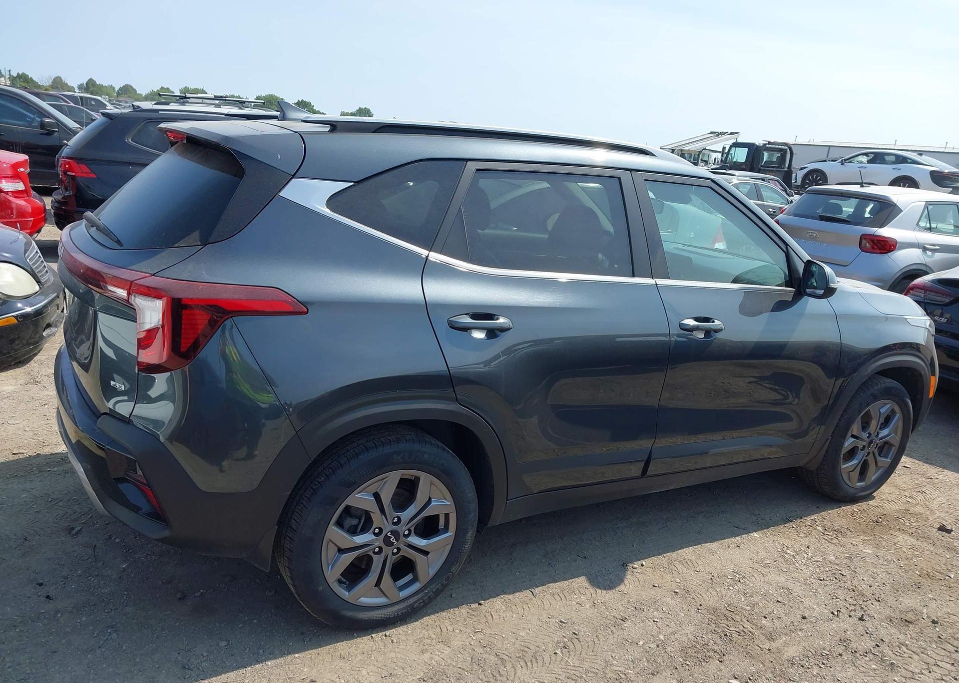 2024 KIA SELTOS S