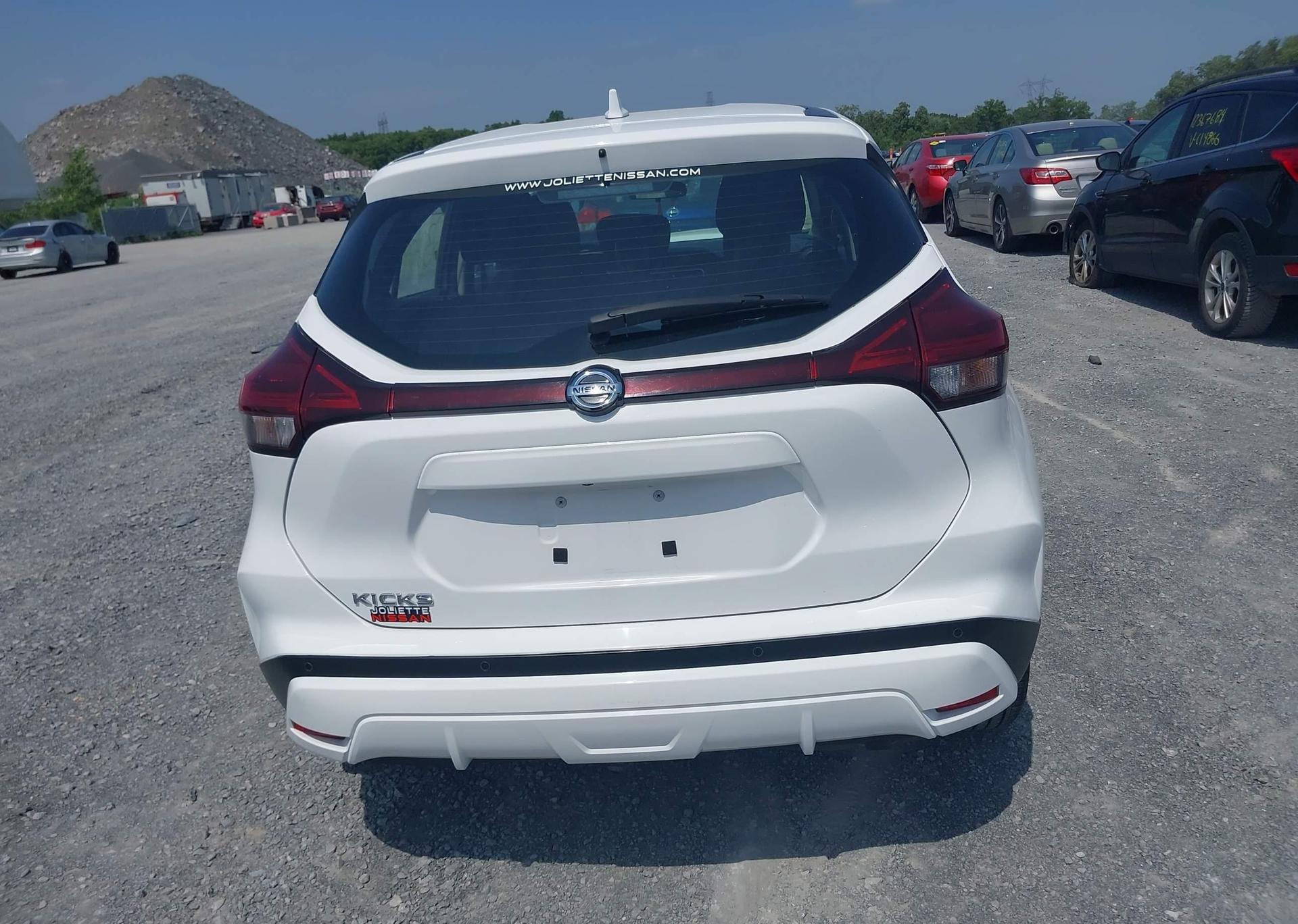 2021 NISSAN KICKS
