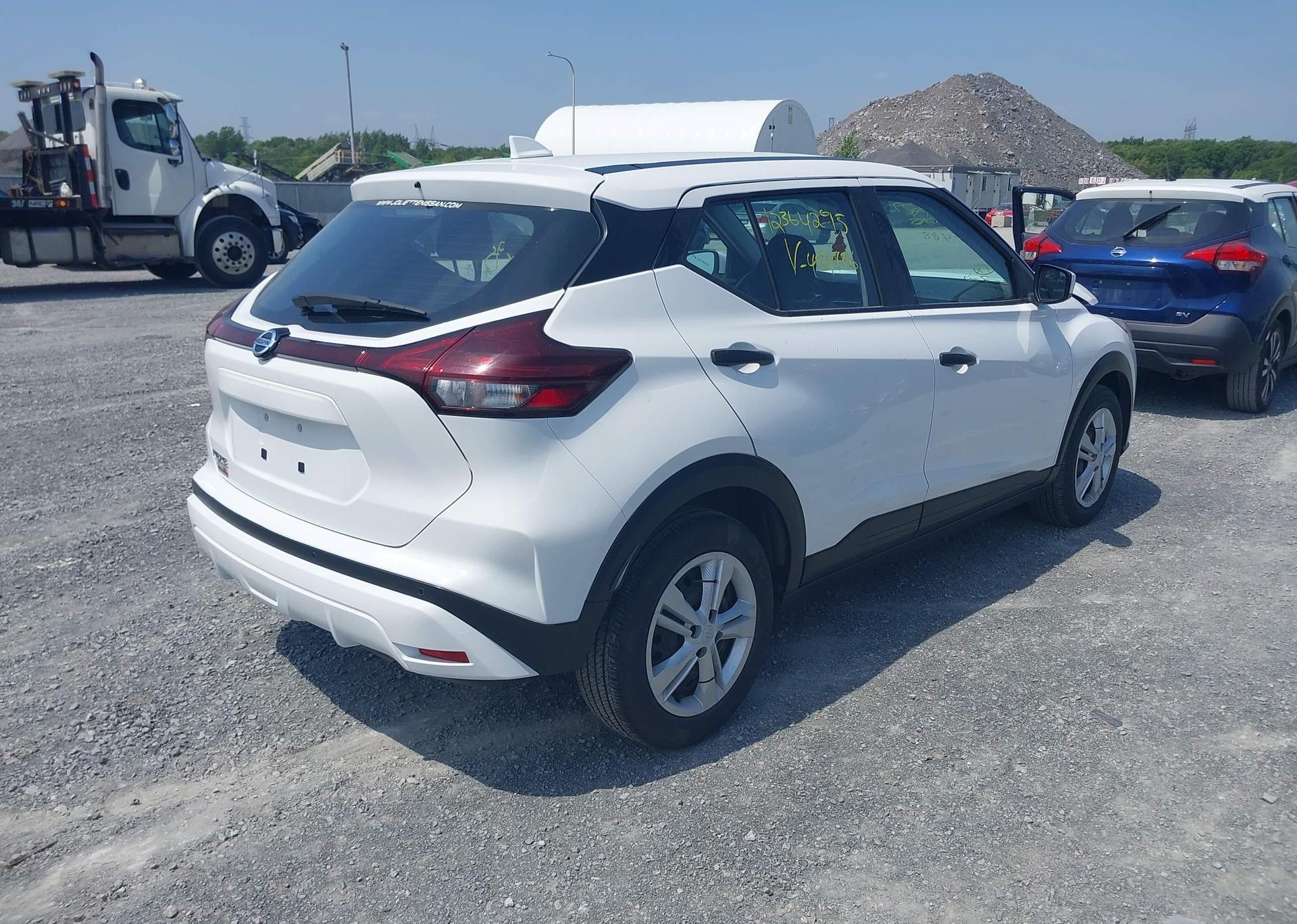 2021 NISSAN KICKS