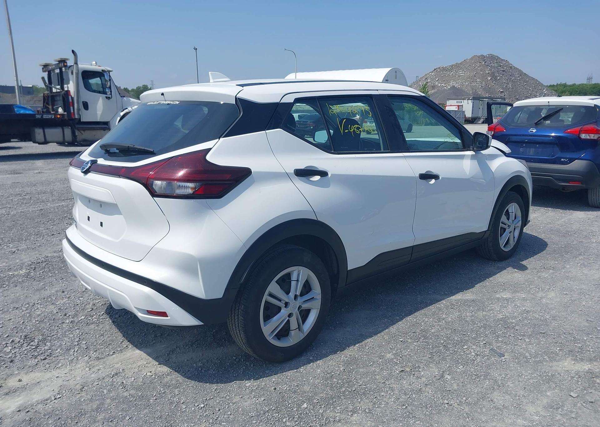 2021 NISSAN KICKS