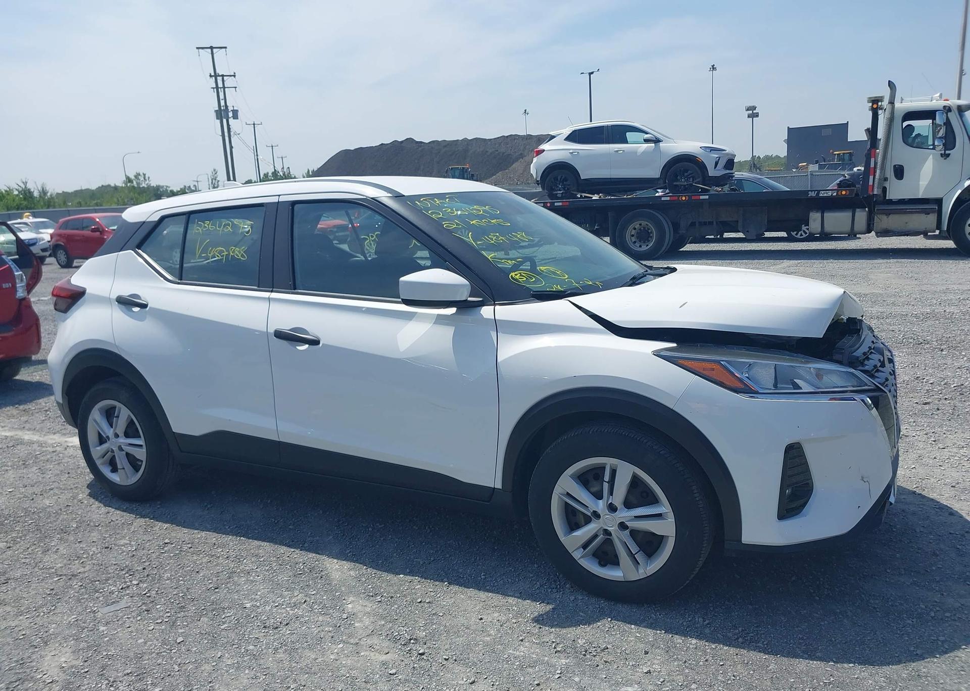 2021 NISSAN KICKS