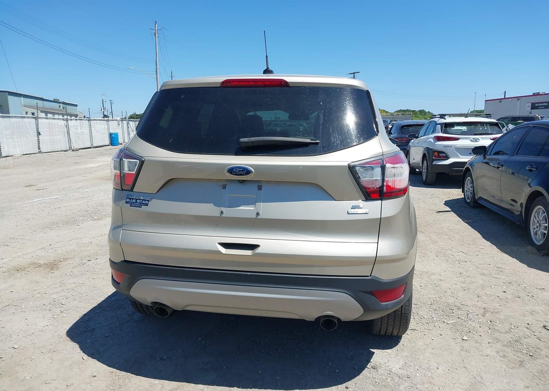 2017 FORD ESCAPE SE