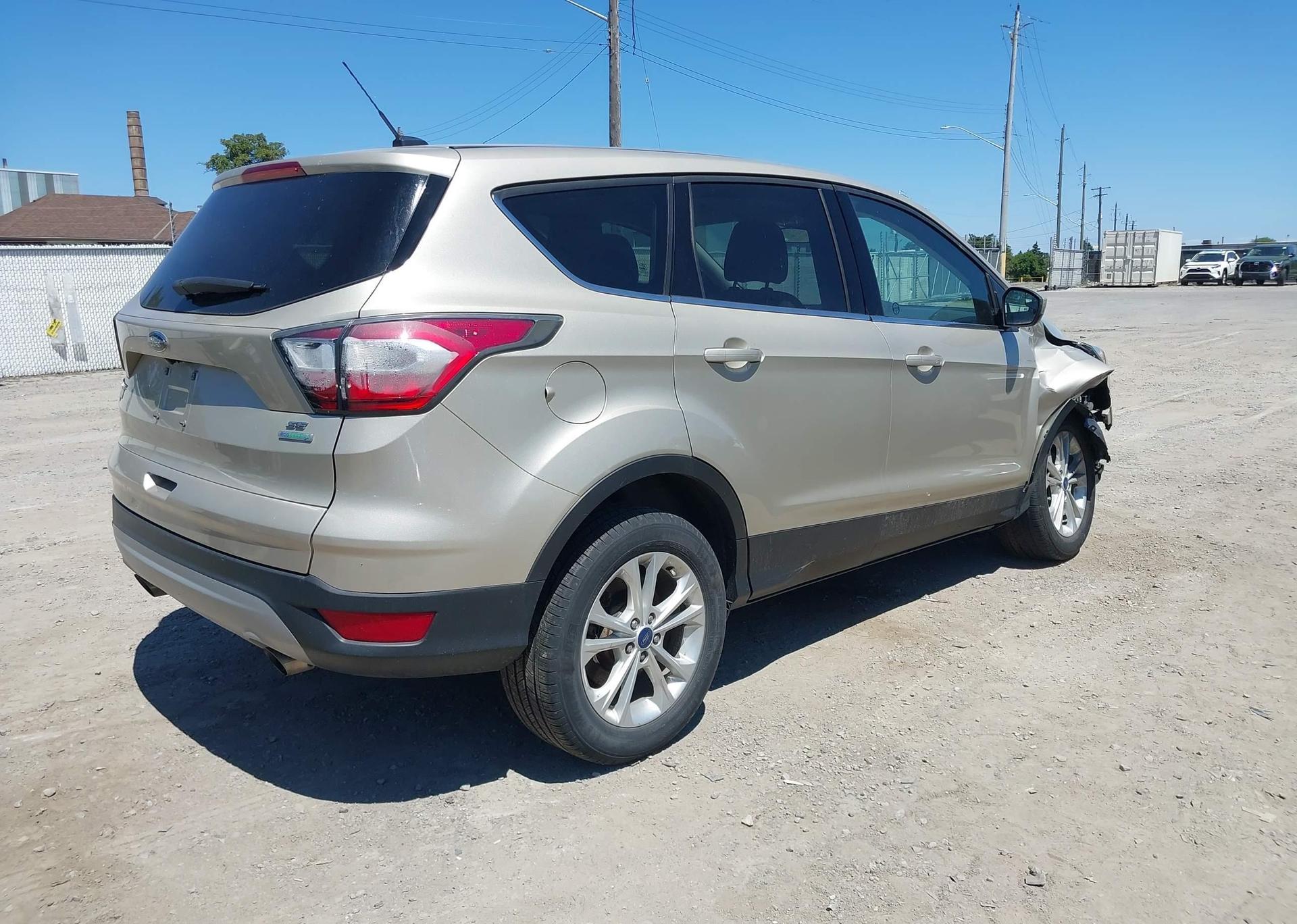 2017 FORD ESCAPE SE